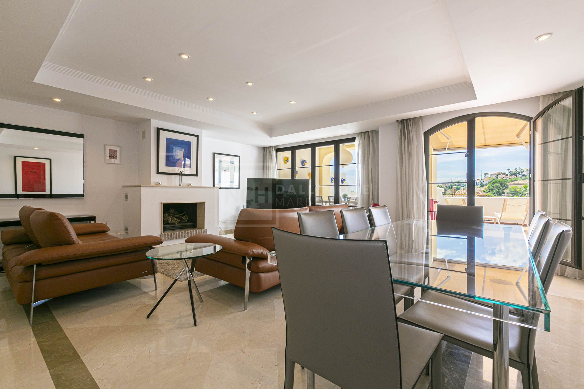 SOUTH FACING 4-BEDROOM TOWNHOUSE IN LOS ARQUEROS