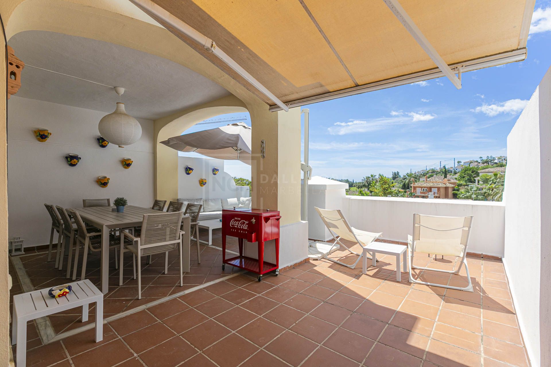 SOUTH FACING 4-BEDROOM TOWNHOUSE IN LOS ARQUEROS