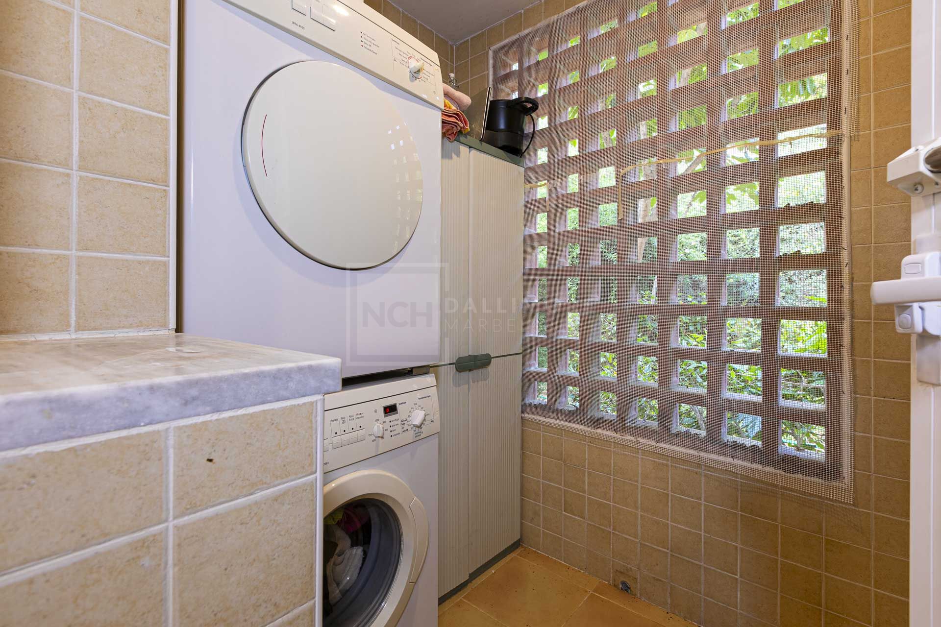 SOUTH FACING 4-BEDROOM TOWNHOUSE IN LOS ARQUEROS