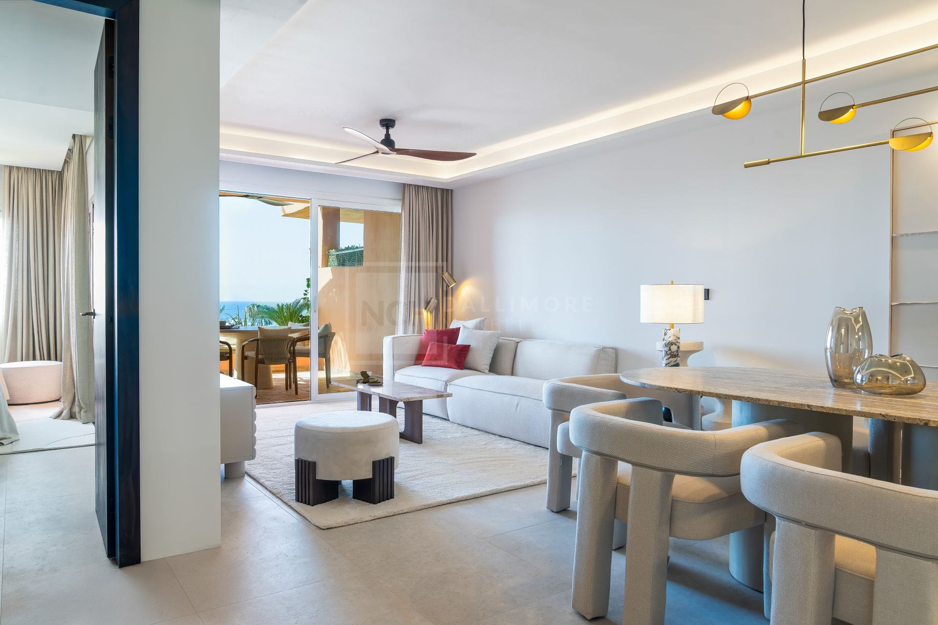 REFORMED LUXURY APARTMENT WITH SEA VIEWS ON THE GOLDEN MILE IN MARBELLA