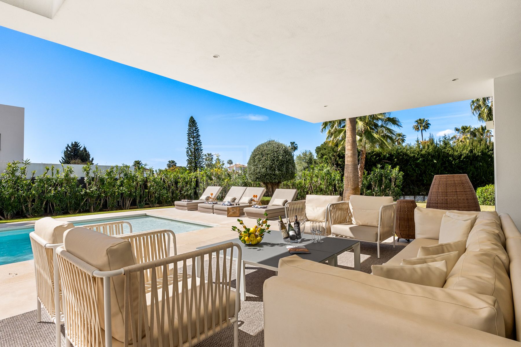 VILLA EL PARAÍSO – LUJO MODERNO CON SAUNA, CINE Y PISCINA CLIMATIZADA