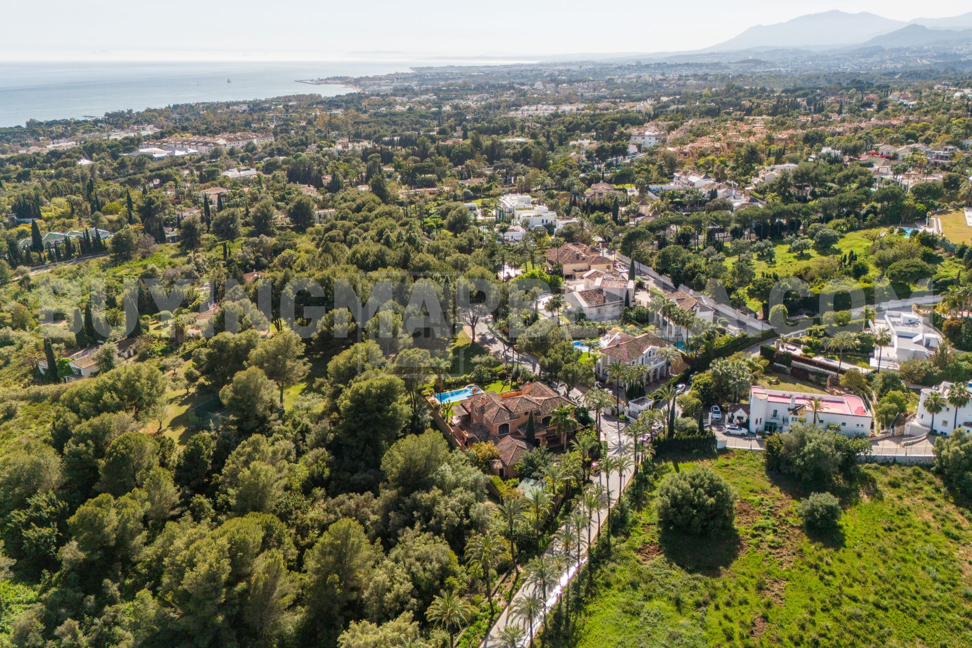 ELEGANCIA ANDALUZA ATEMPORAL EN LA MILLA DE ORO DE MARBELLA