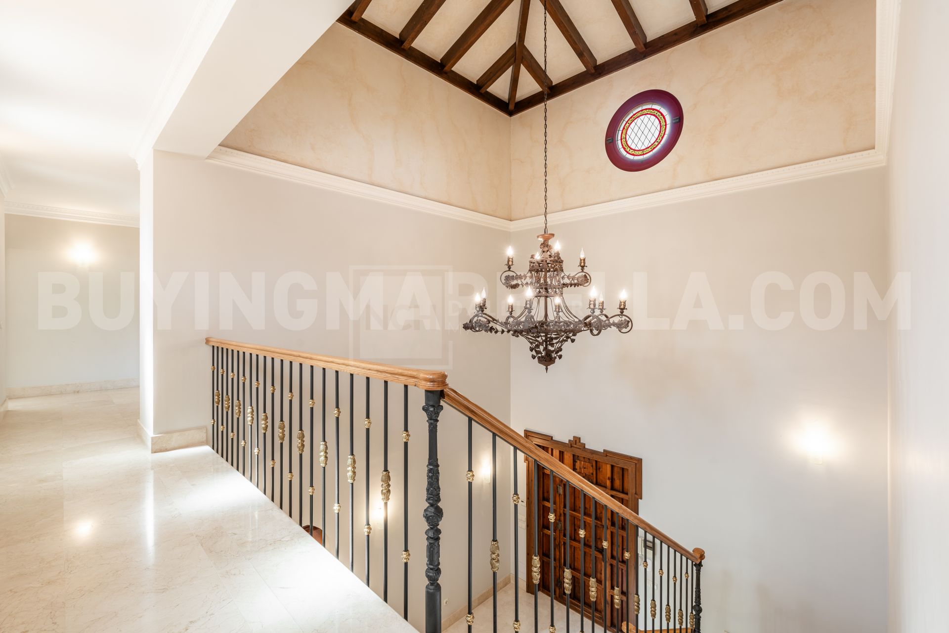 ELEGANCIA ANDALUZA ATEMPORAL EN LA MILLA DE ORO DE MARBELLA