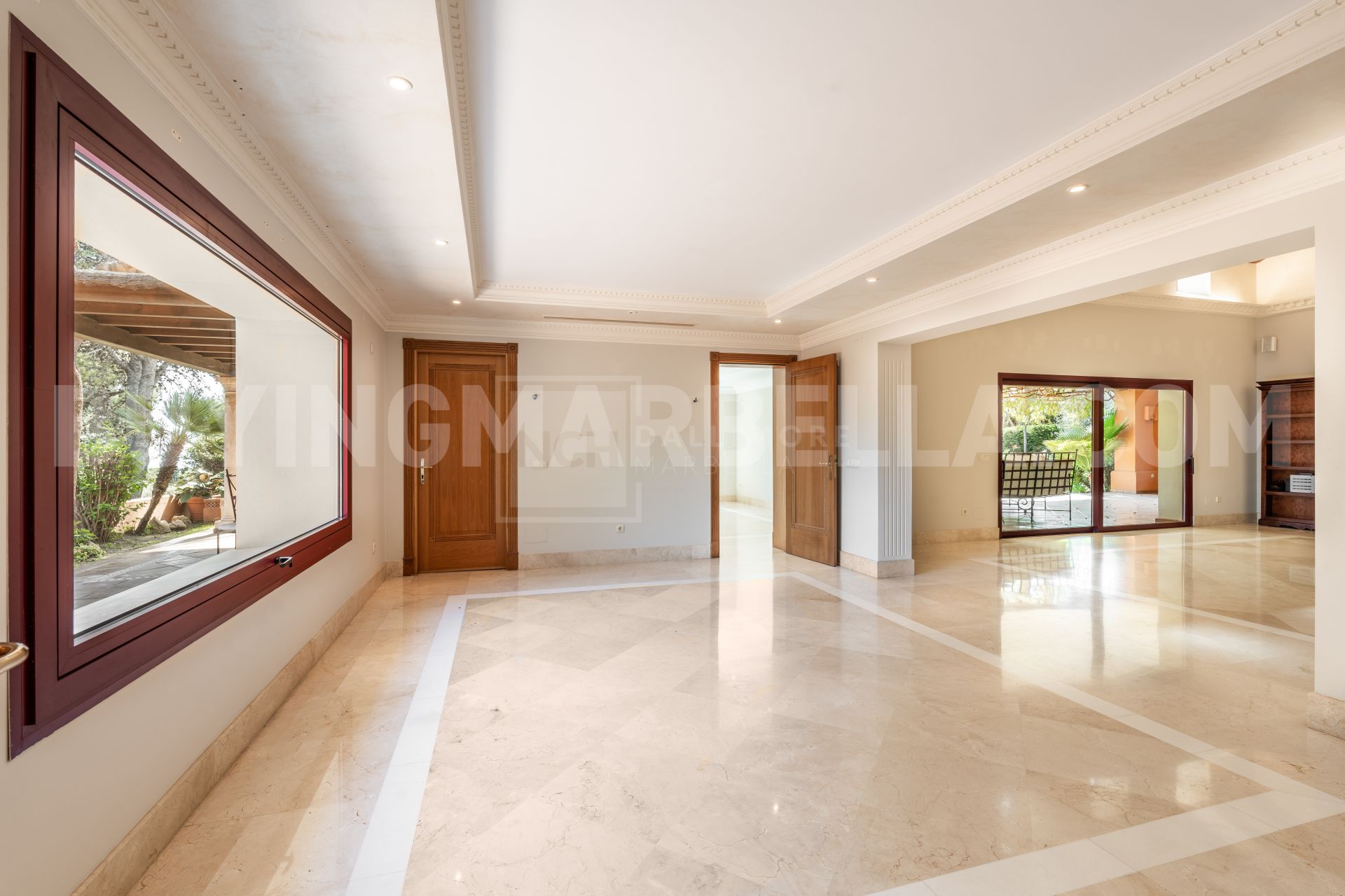 ELEGANCIA ANDALUZA ATEMPORAL EN LA MILLA DE ORO DE MARBELLA