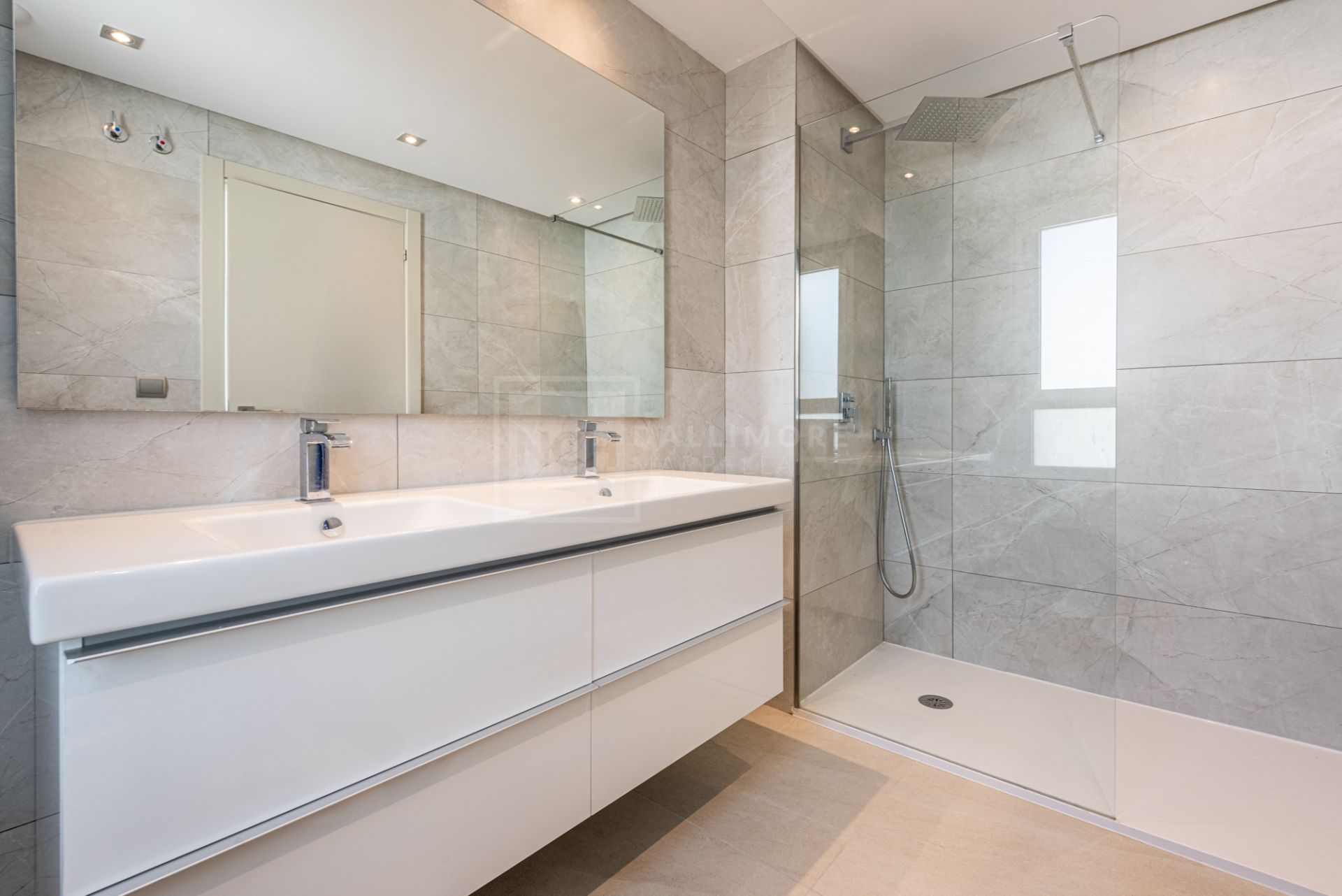 STUNNING 3-BEDROOM DUPLEX PENTHOUSE IN HARMONY LA CALA GOLF