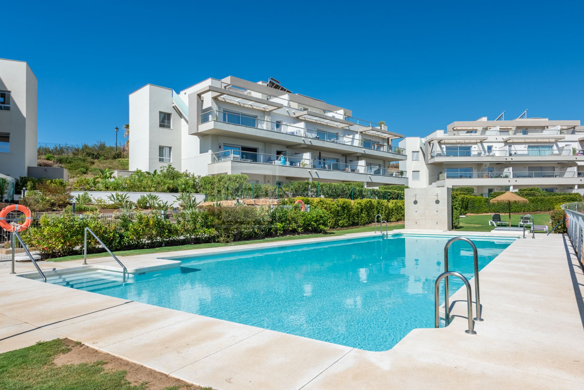STUNNING 3-BEDROOM DUPLEX PENTHOUSE IN HARMONY LA CALA GOLF