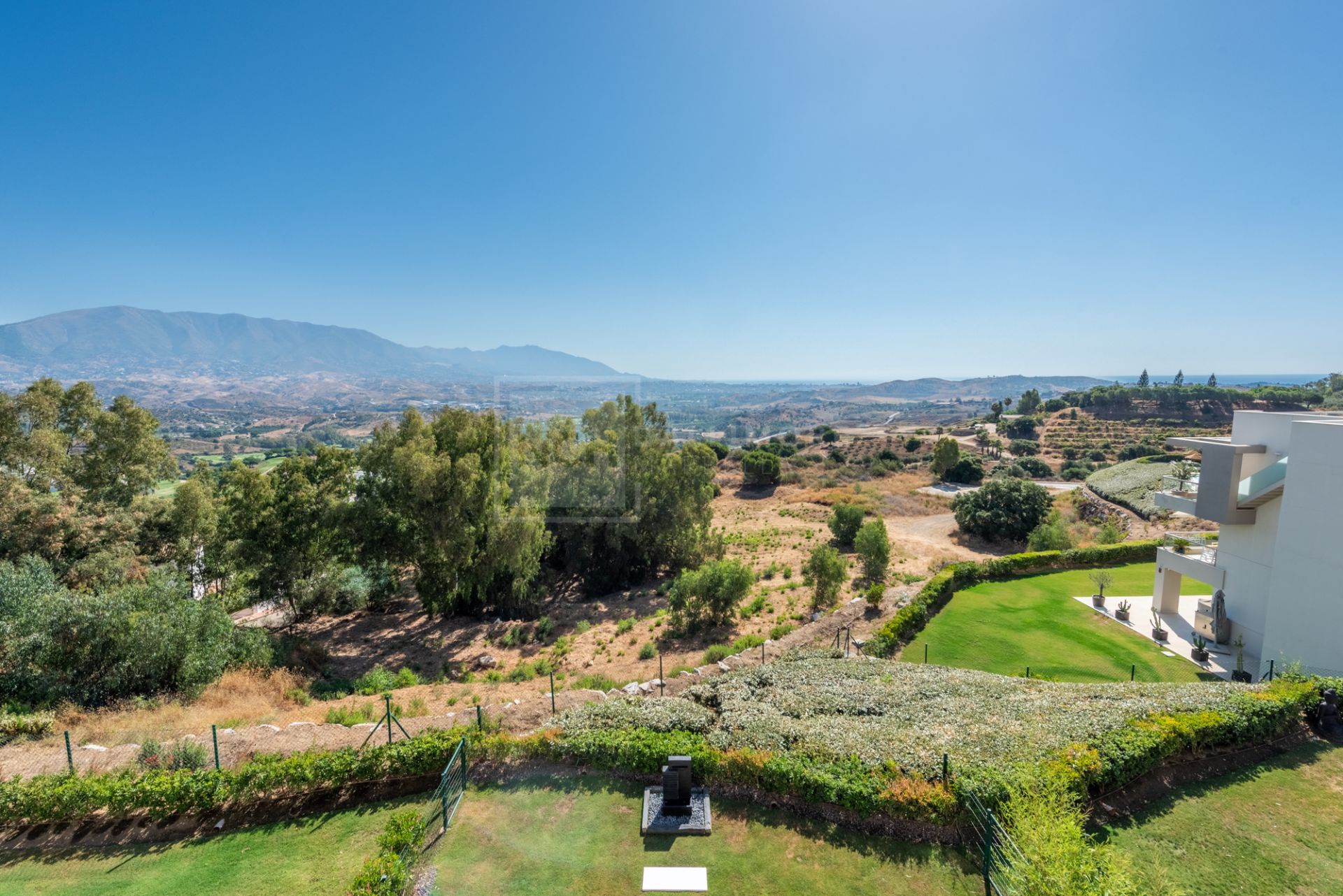 STUNNING 3-BEDROOM DUPLEX PENTHOUSE IN HARMONY LA CALA GOLF