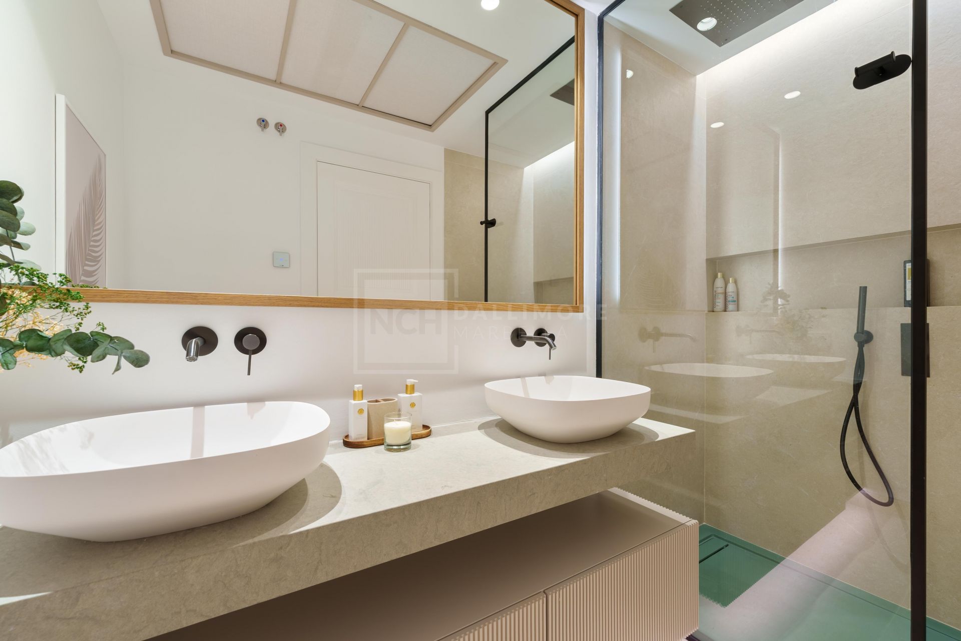 BRAND NEW VILLA WITH PANORAMIC SEA VIEWS LOCATED IN DOUBLE GATED COMMUNITY