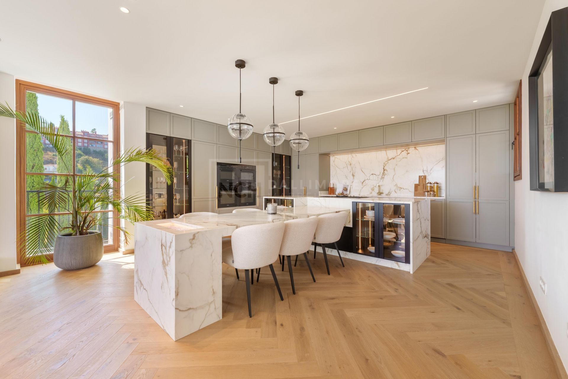 BRAND NEW VILLA WITH PANORAMIC SEA VIEWS LOCATED IN DOUBLE GATED COMMUNITY
