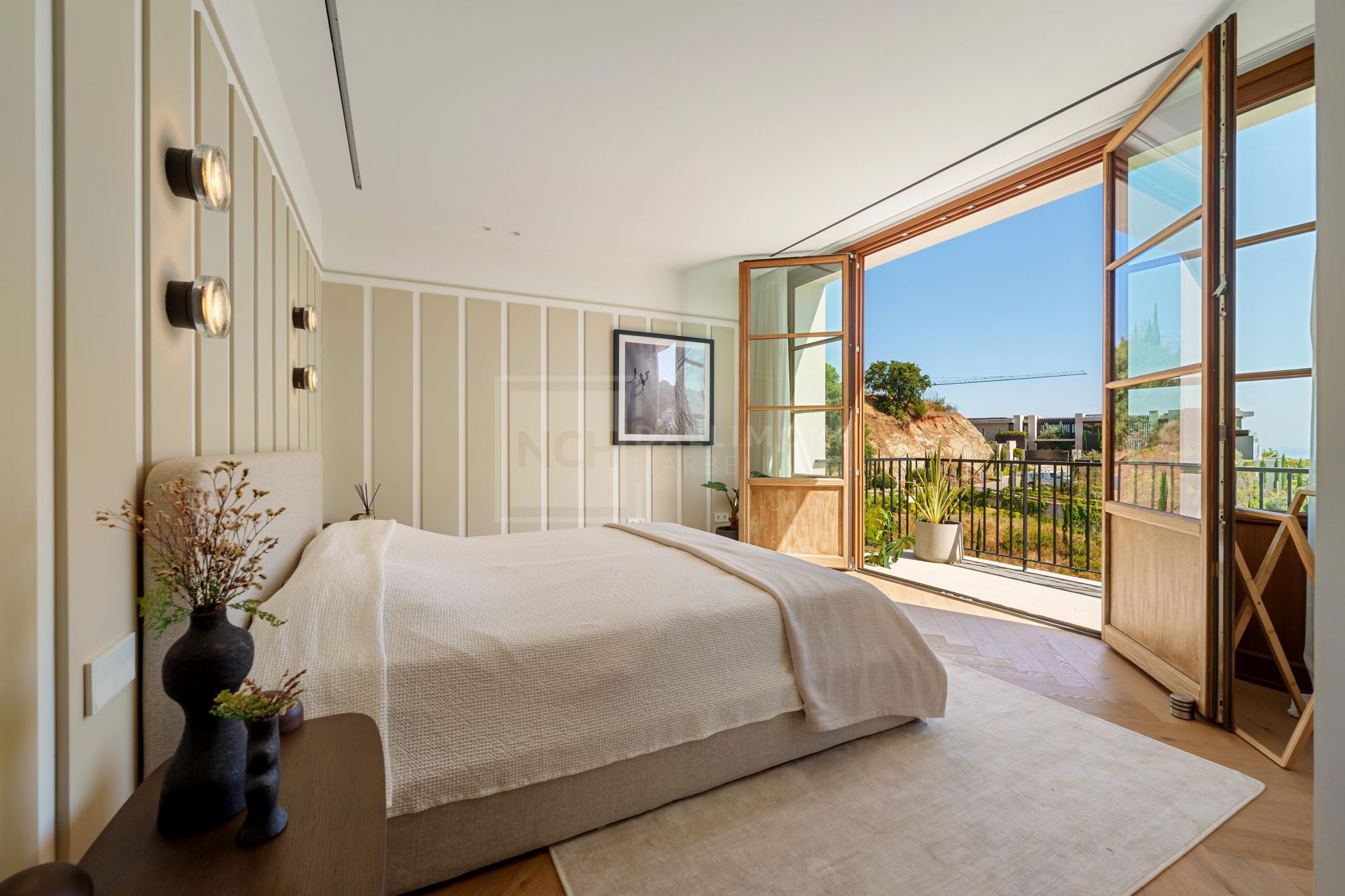 BRAND NEW VILLA WITH PANORAMIC SEA VIEWS LOCATED IN DOUBLE GATED COMMUNITY