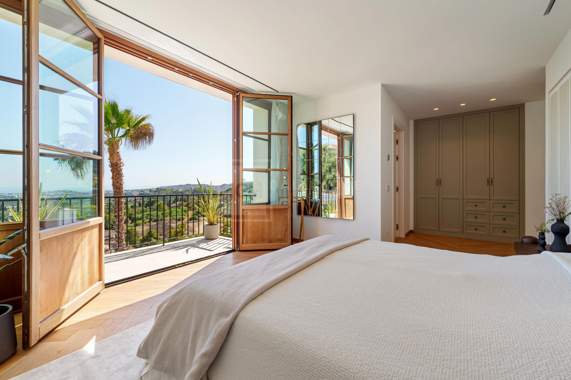 BRAND NEW VILLA WITH PANORAMIC SEA VIEWS LOCATED IN DOUBLE GATED COMMUNITY