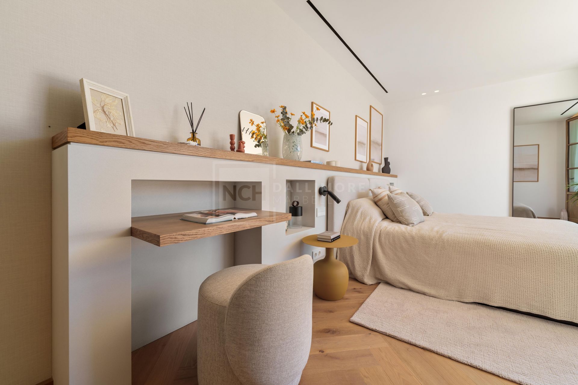 BRAND NEW VILLA WITH PANORAMIC SEA VIEWS LOCATED IN DOUBLE GATED COMMUNITY