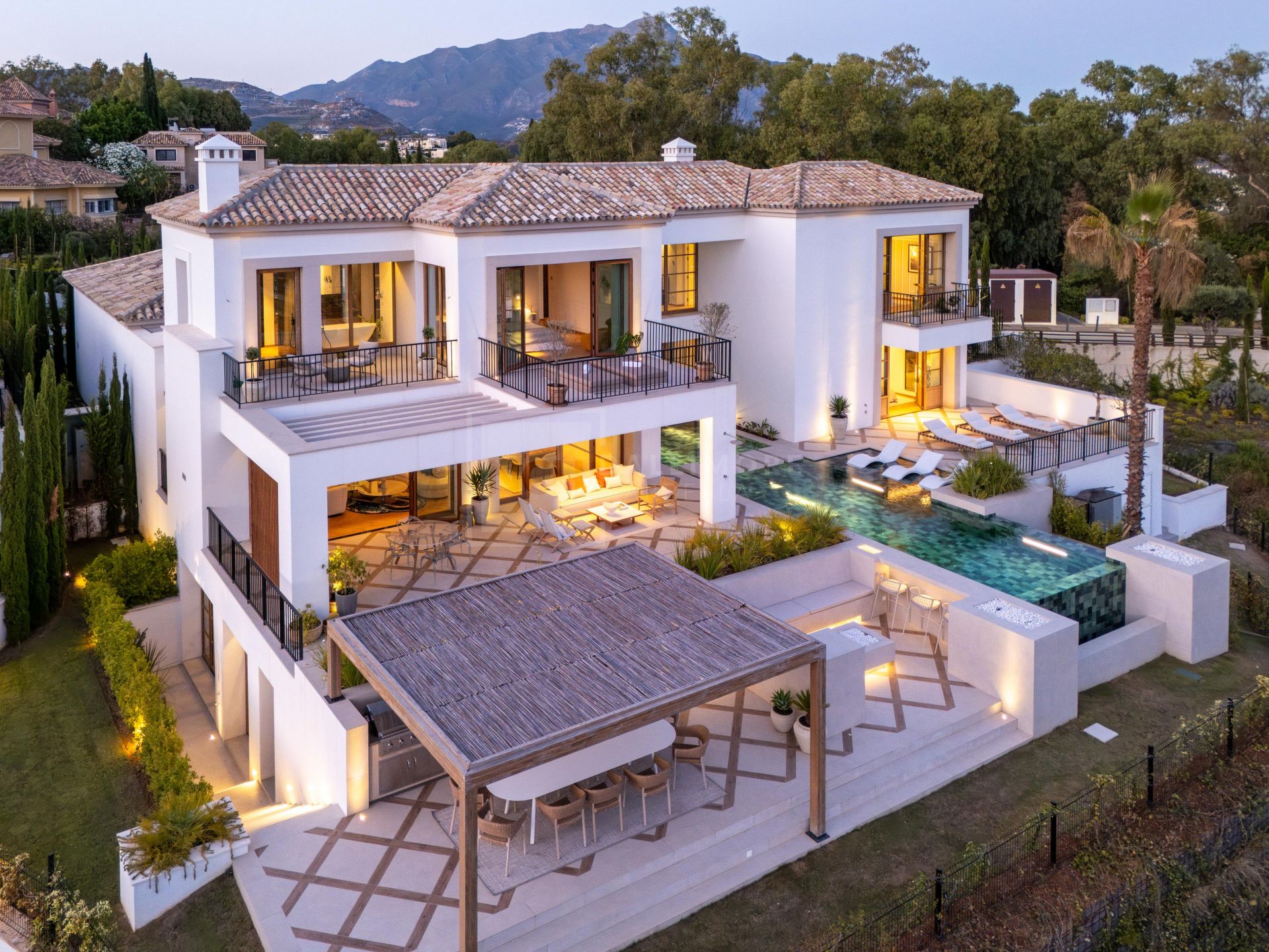 BRAND NEW VILLA WITH PANORAMIC SEA VIEWS LOCATED IN DOUBLE GATED COMMUNITY