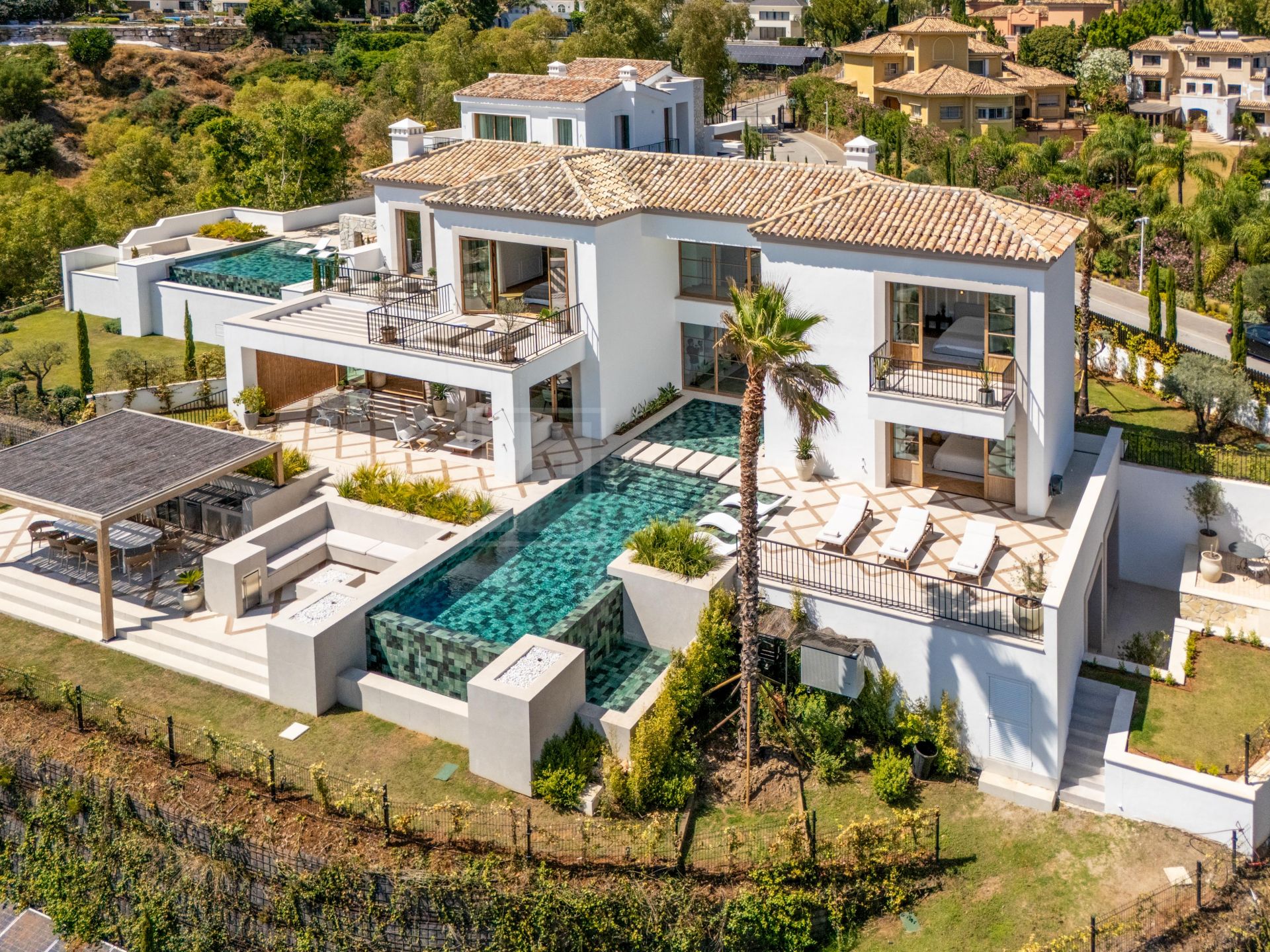 BRAND NEW VILLA WITH PANORAMIC SEA VIEWS LOCATED IN DOUBLE GATED COMMUNITY