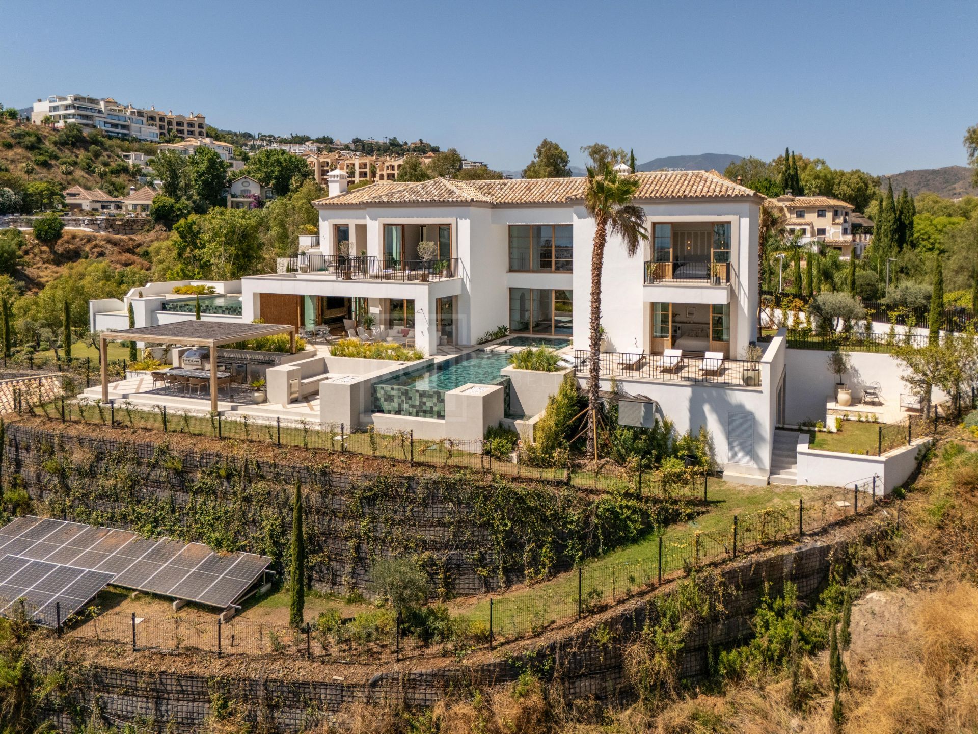 BRAND NEW VILLA WITH PANORAMIC SEA VIEWS LOCATED IN DOUBLE GATED COMMUNITY