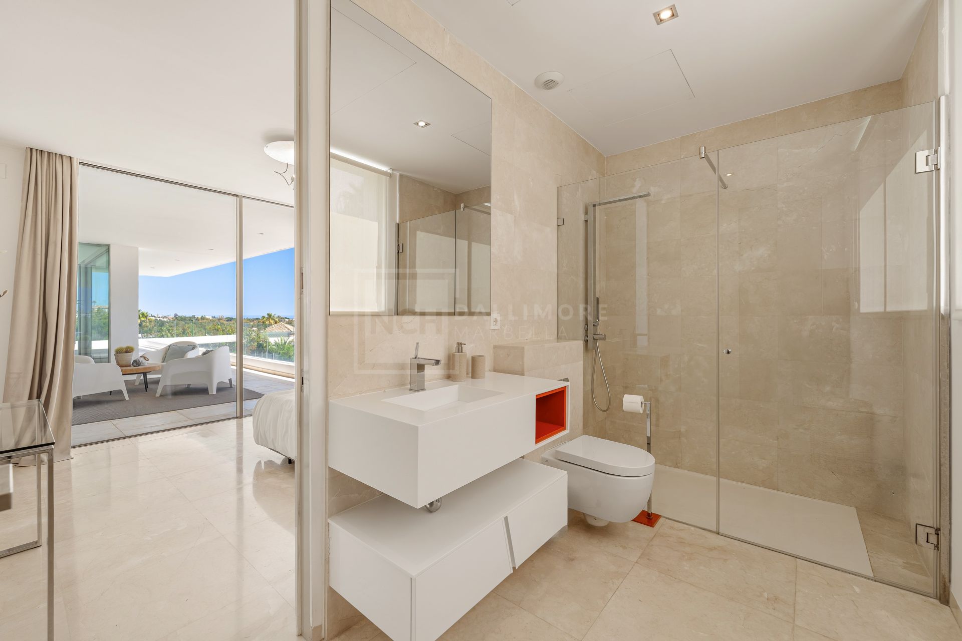 7-BEDROOM CONTEMPORARY VILLA WITH POOL, PRIVATE TENNIS COURT AND PANORAMIC VIEWS