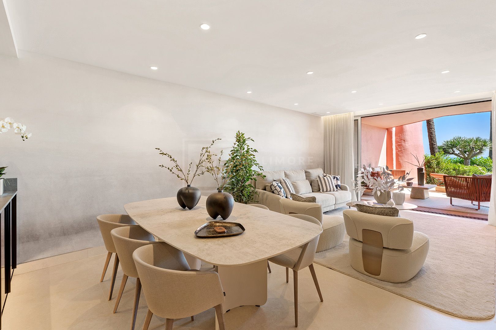 MENARA BEACH – LUXURY SEAFRONT APARTMENT