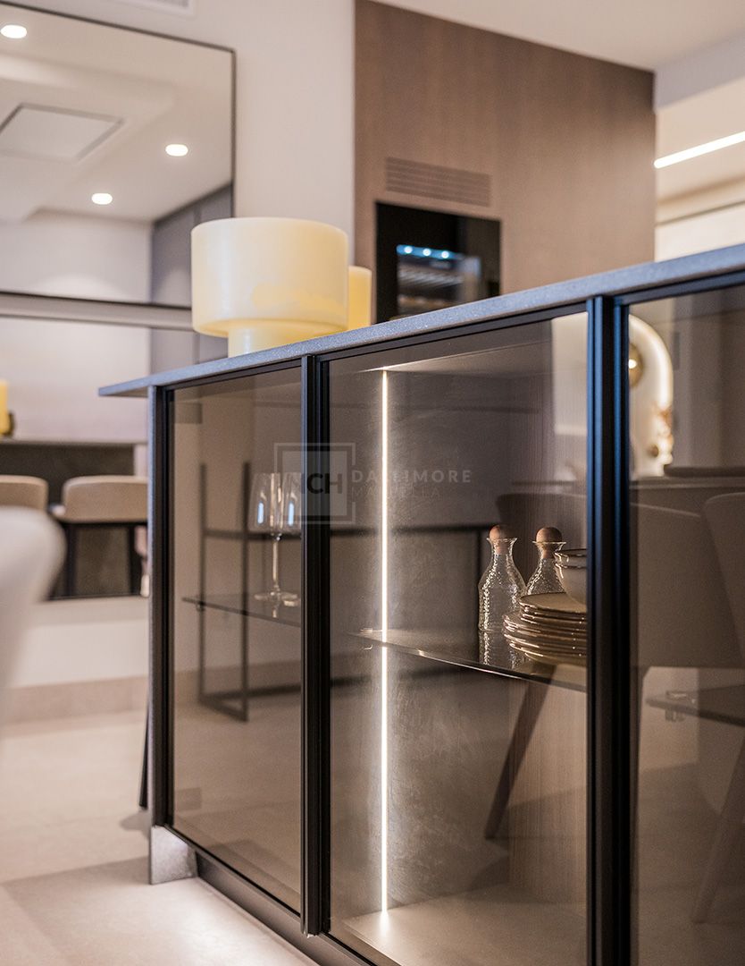 MENARA BEACH – LUXURY SEAFRONT APARTMENT