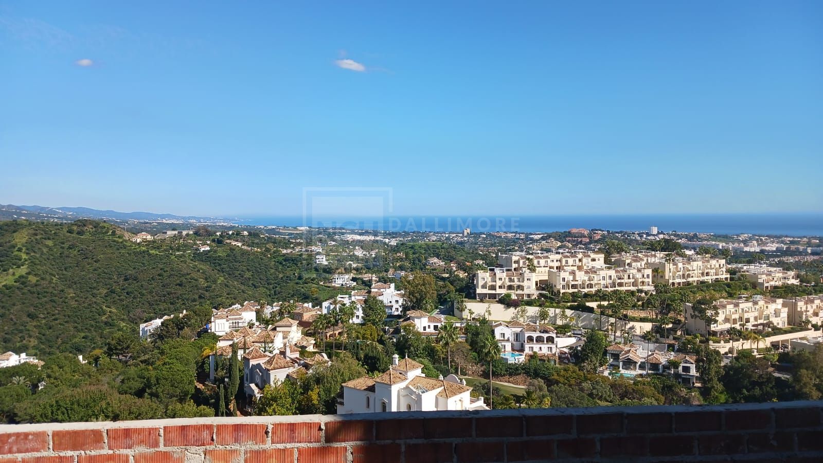 STUNNING LUXURY PENTHOUSE LOCATED IN LA QUINTA