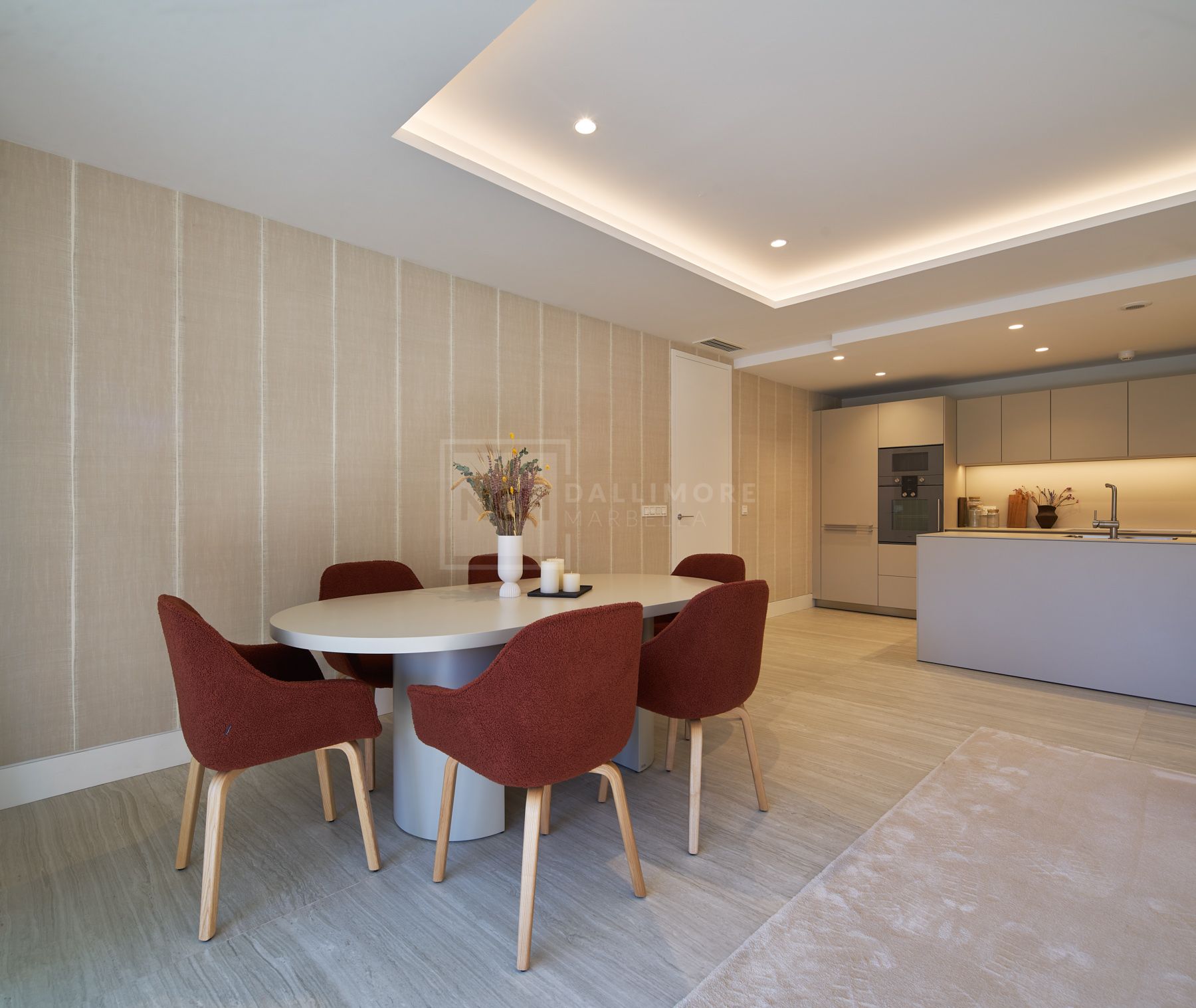 2-BEDROOM LUXURY APARTMENT IN FRONT-LINE BEACH DEVELOPMENT