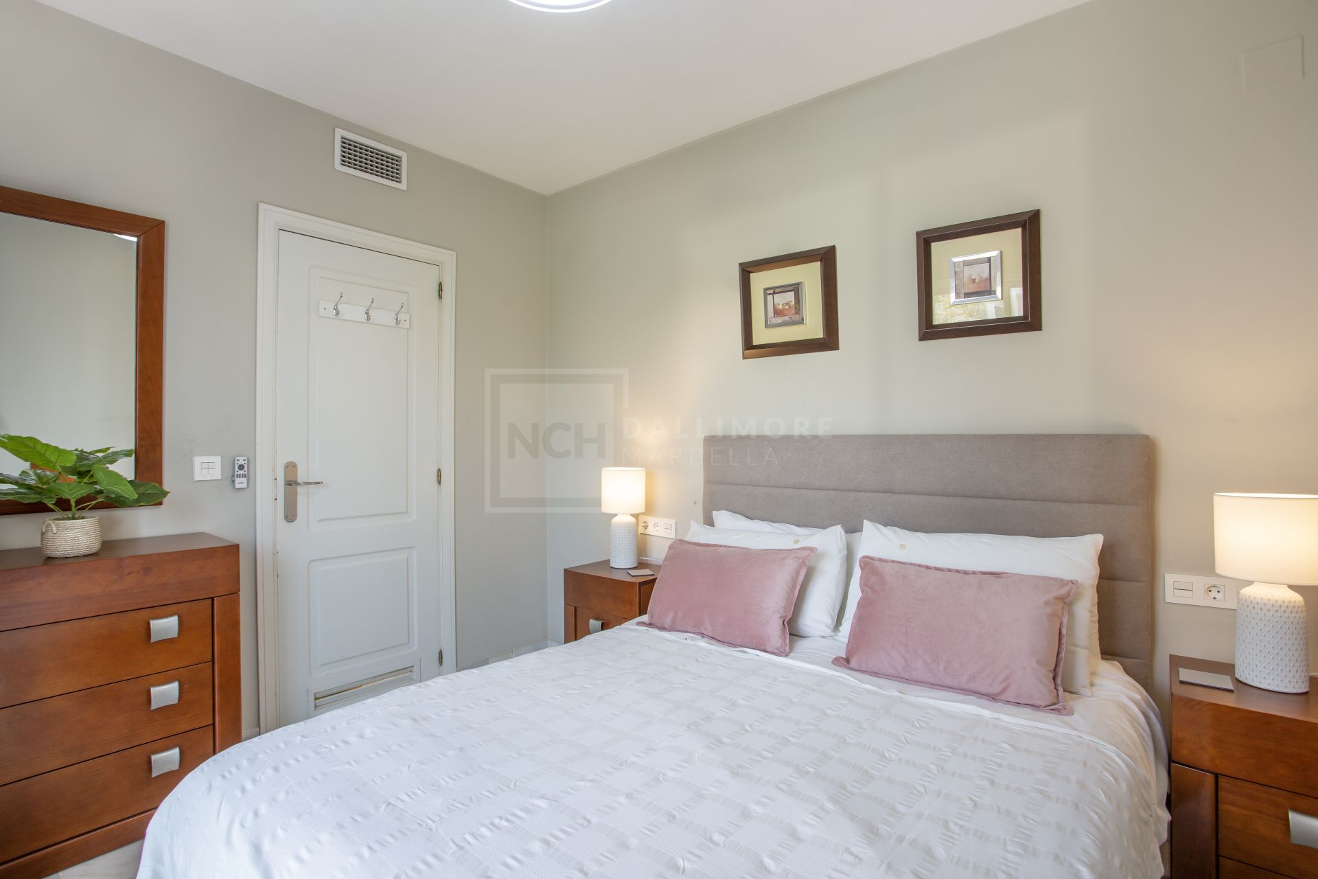 RECENTLY REFORMED 1-BEDROOM APARTMENT IN LORCRIMAR 1