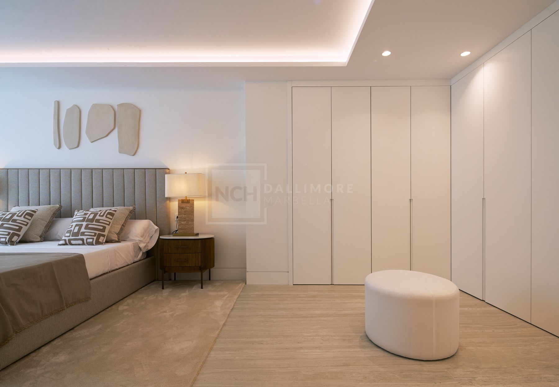 FRONT-LINE BEACH APARTMENT NEXT TO ESTEPONA CENTRE