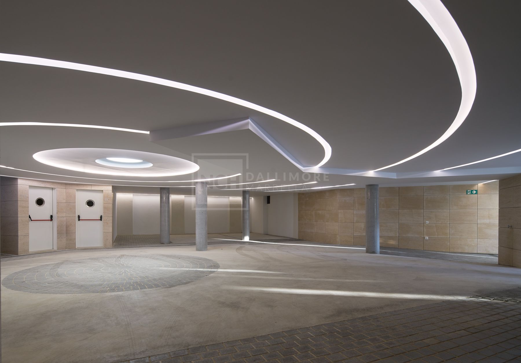 FRONT-LINE BEACH APARTMENT NEXT TO ESTEPONA CENTRE