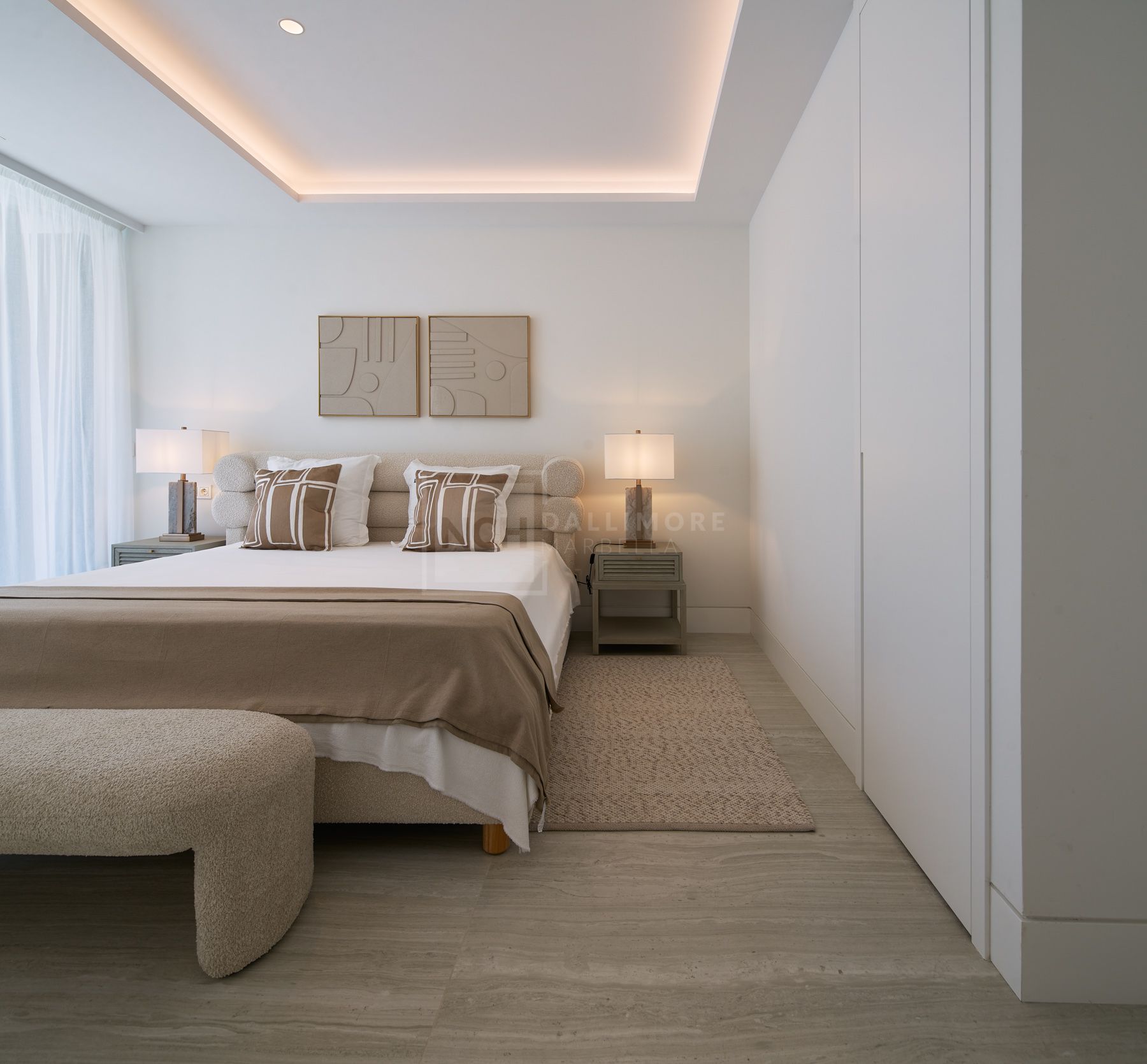 FRONT-LINE BEACH APARTMENT NEXT TO ESTEPONA CENTRE