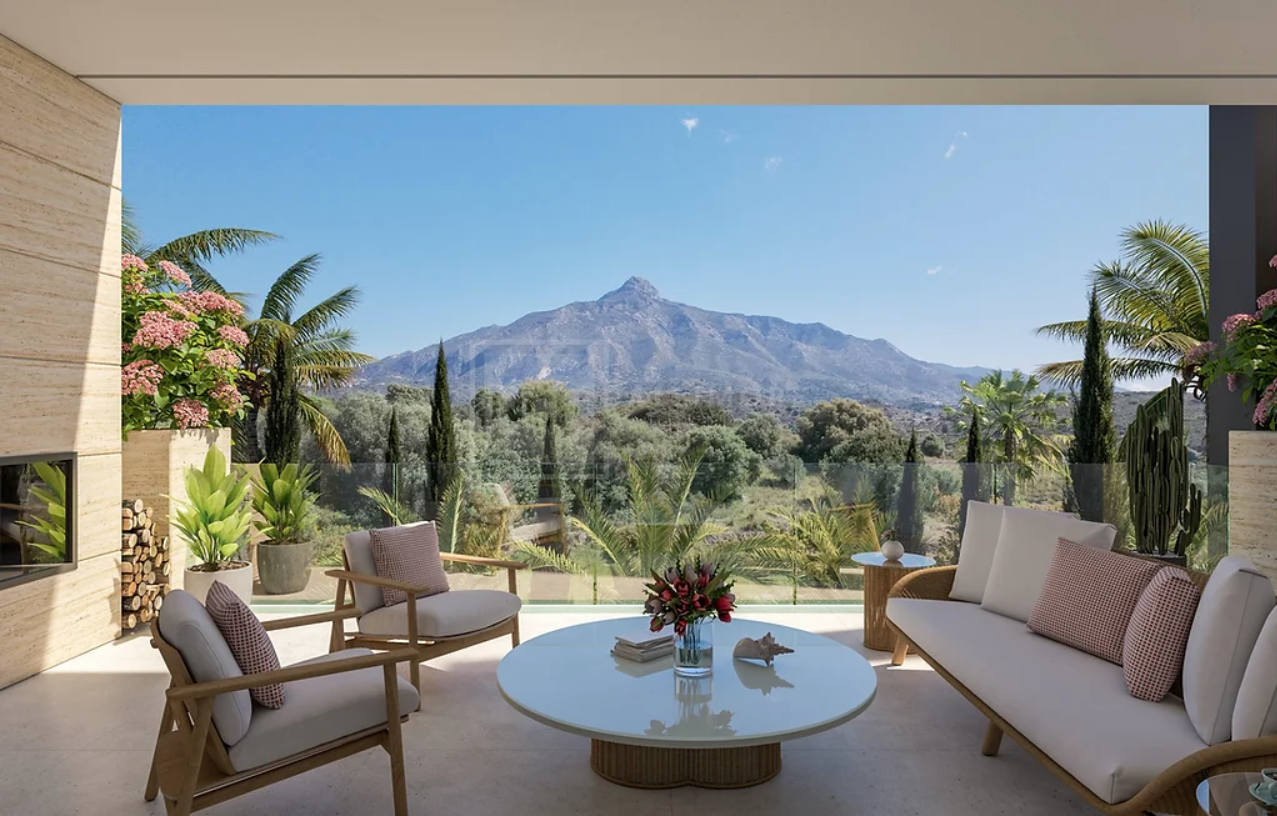 DUPLEX PENTHOUSE WITH PRIVATE POOL IN NUEVA ANDALUCIA