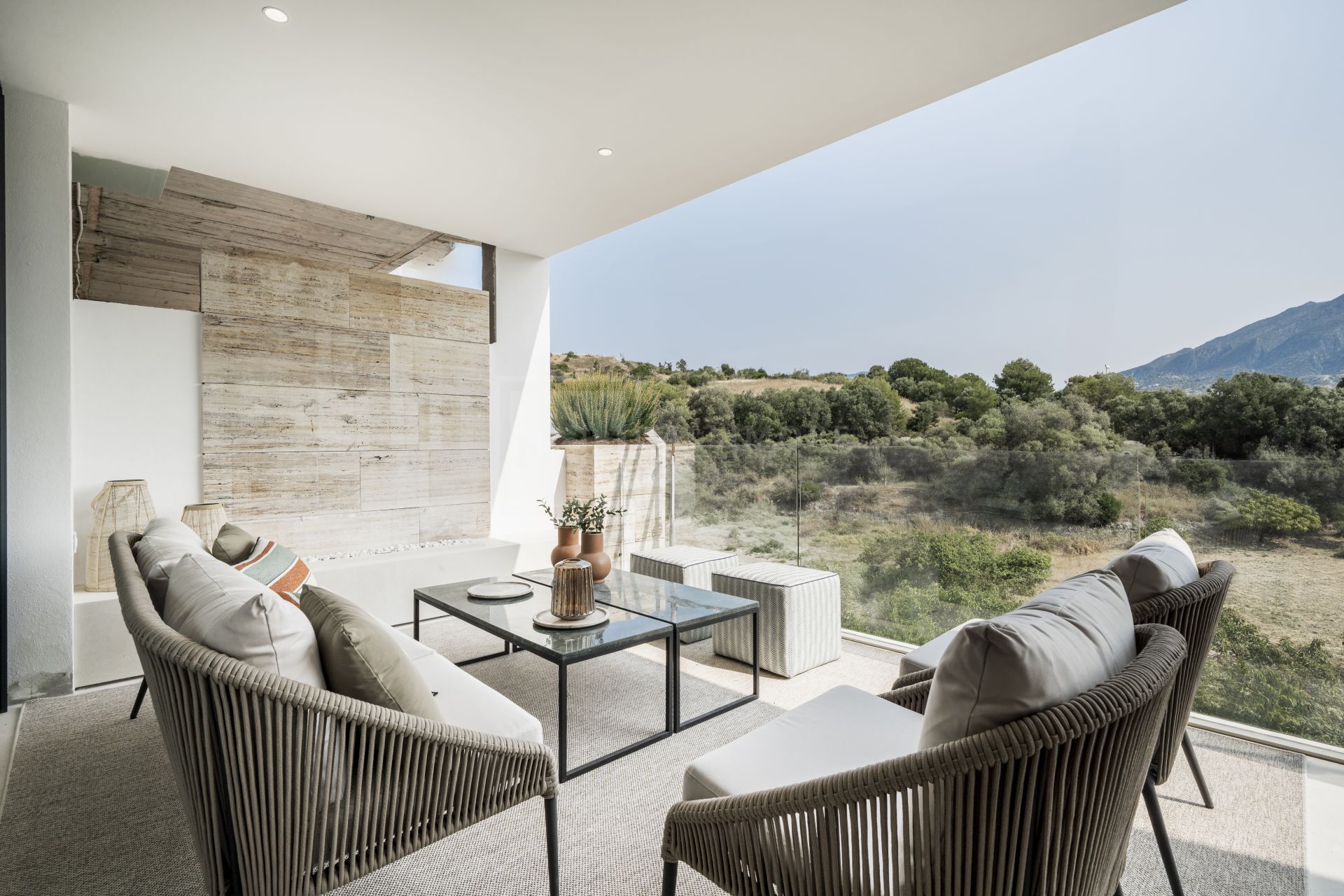 DUPLEX PENTHOUSE WITH PRIVATE POOL IN NUEVA ANDALUCIA