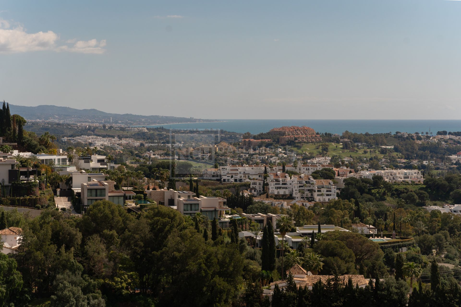 FULLY RENOVATED 4 -BEDROOM DUPLEX