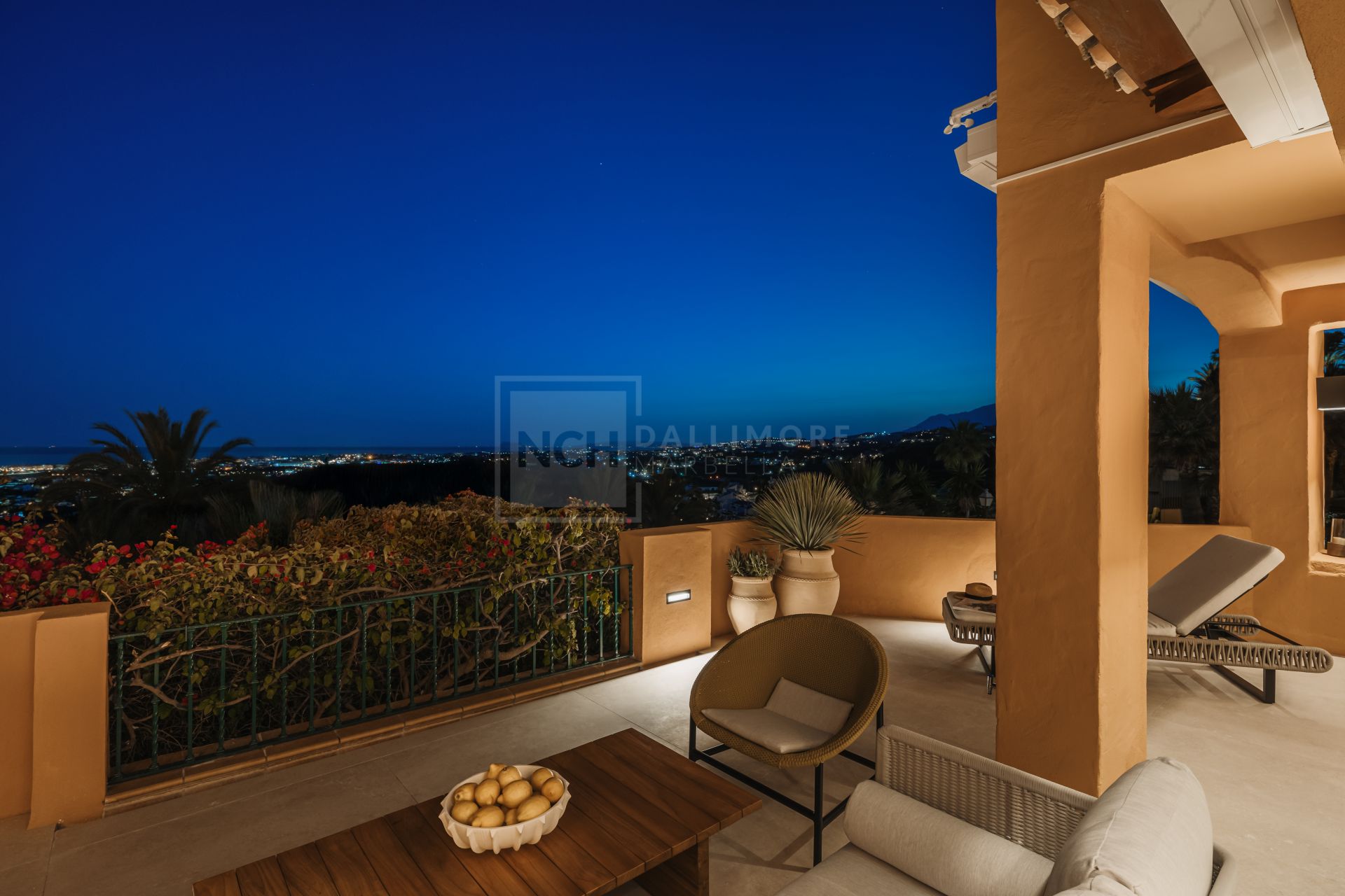 APARTAMENTO ELEVADO EN PLANTA BAJA CON VISTAS PANORÁMICAS AL MAR