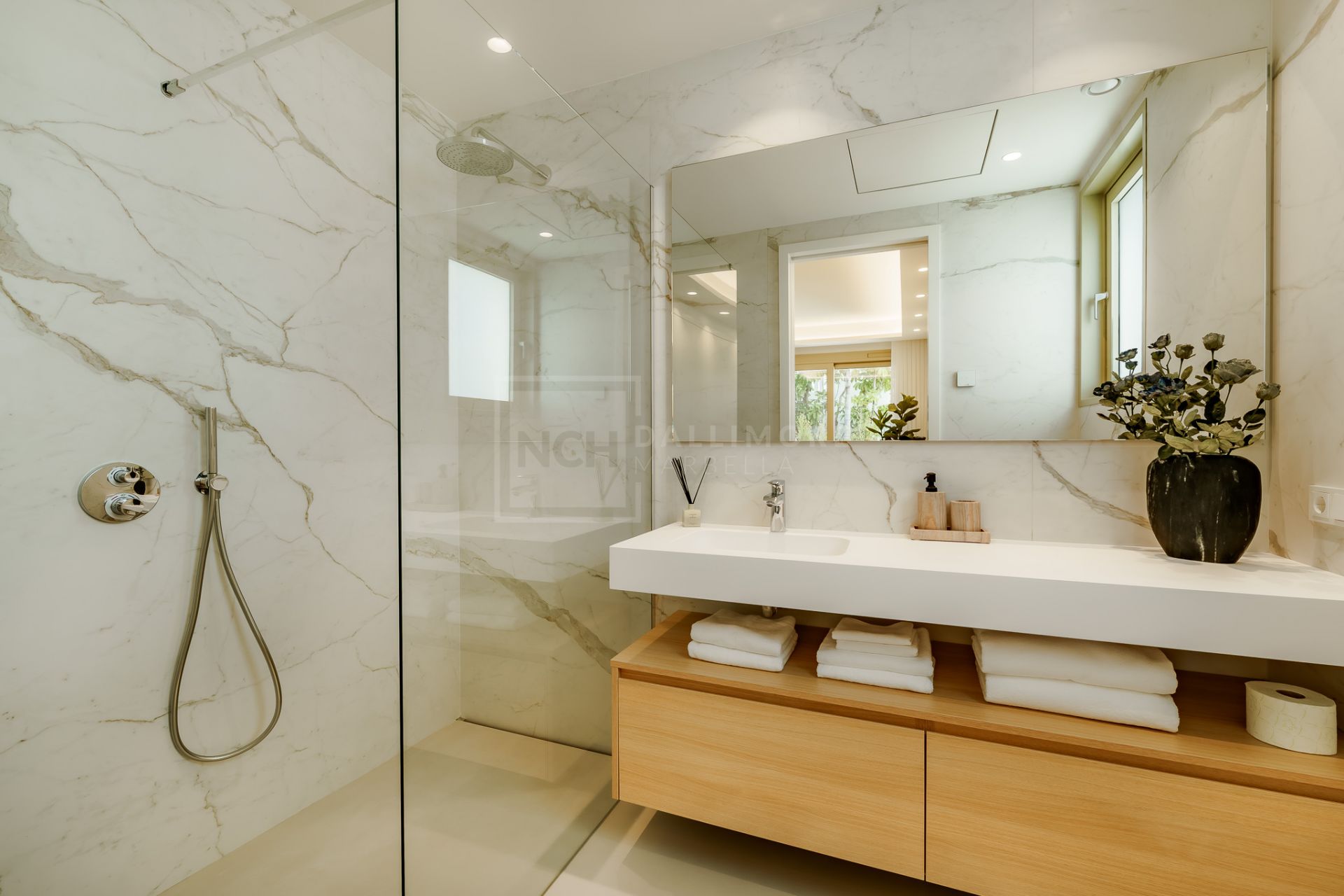 LUXURY APARTMENT LOCATED IN BENALUS - GOLDEN MILE MARBELLA