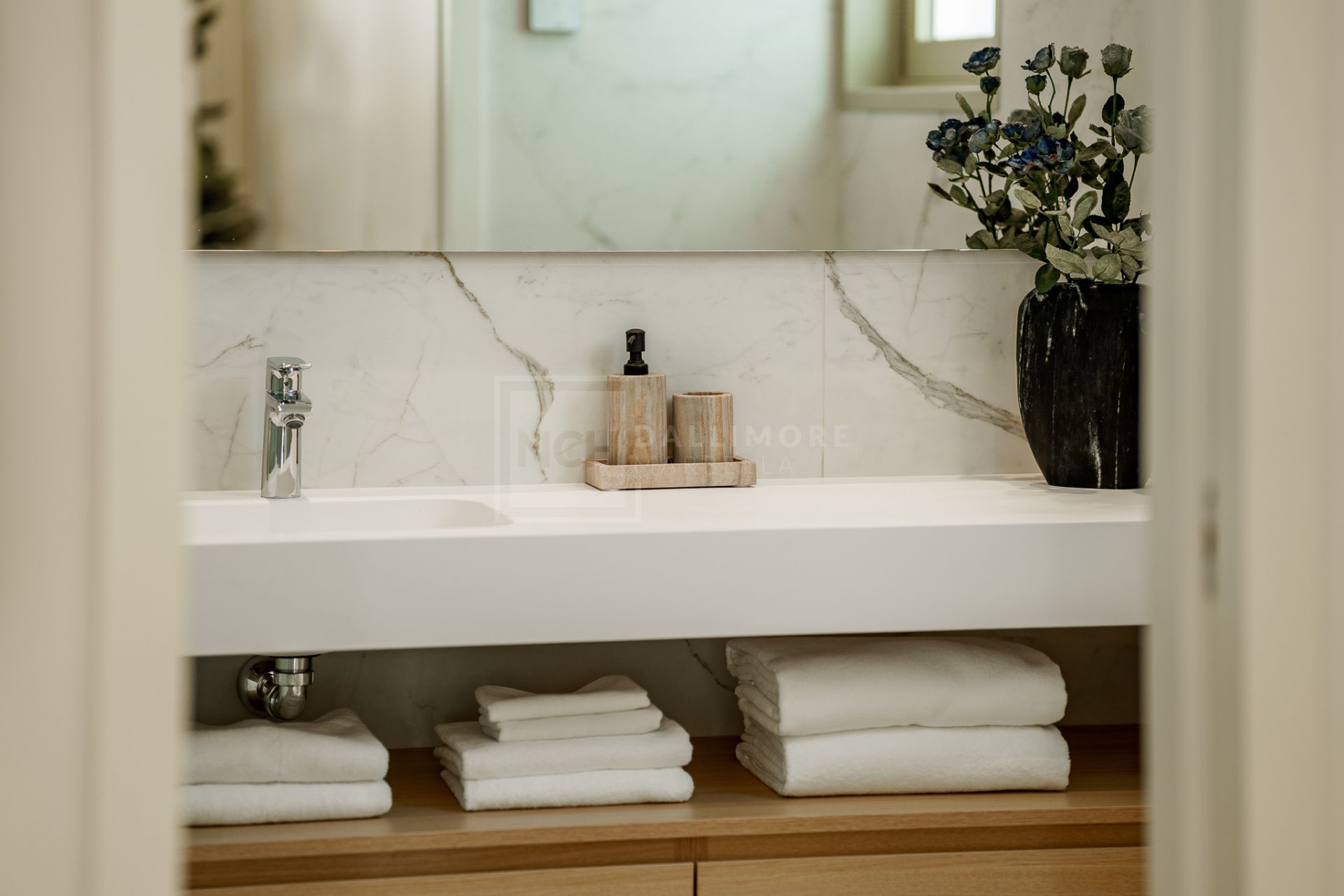 LUXURY APARTMENT LOCATED IN BENALUS - GOLDEN MILE MARBELLA