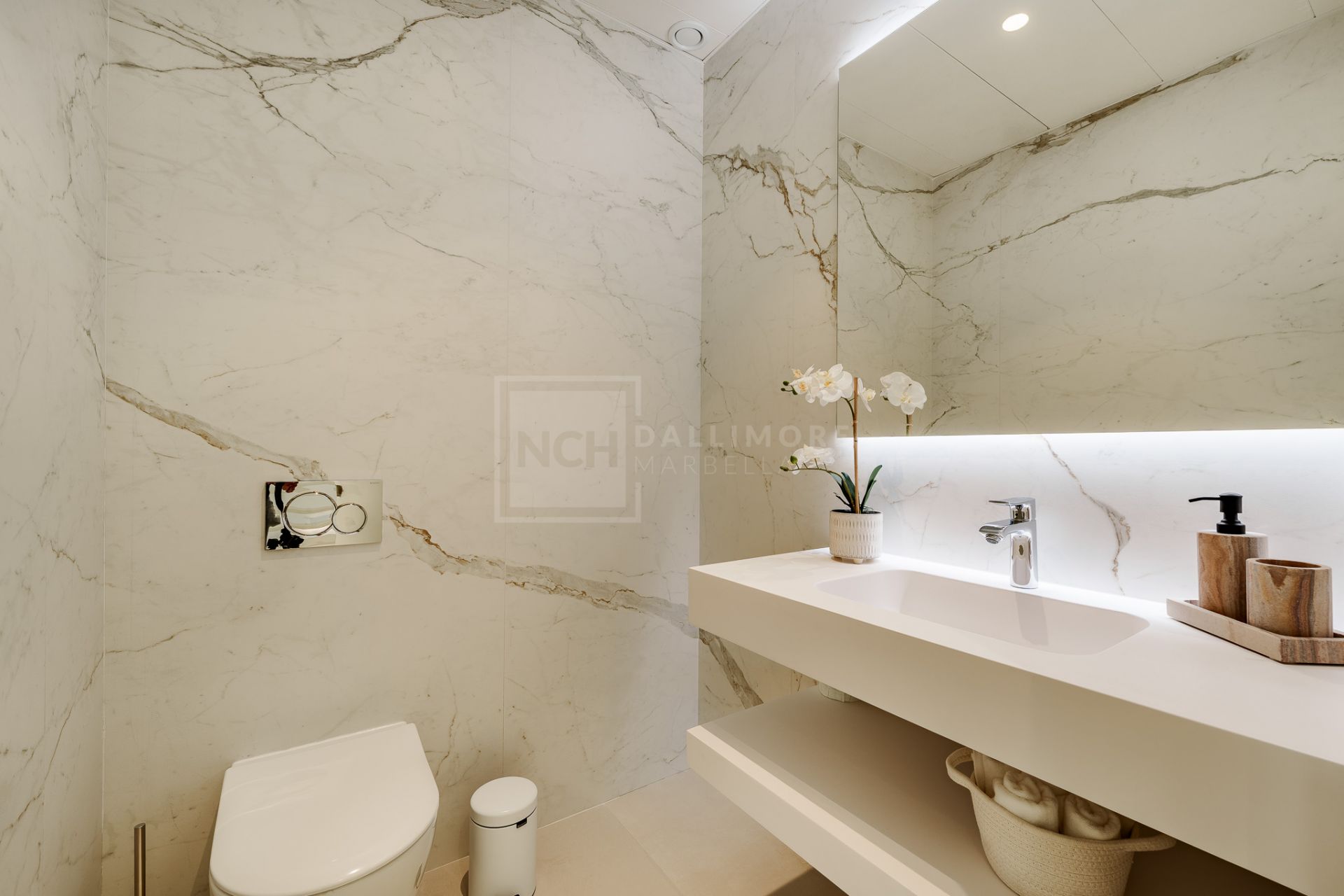 LUXURY APARTMENT LOCATED IN BENALUS - GOLDEN MILE MARBELLA