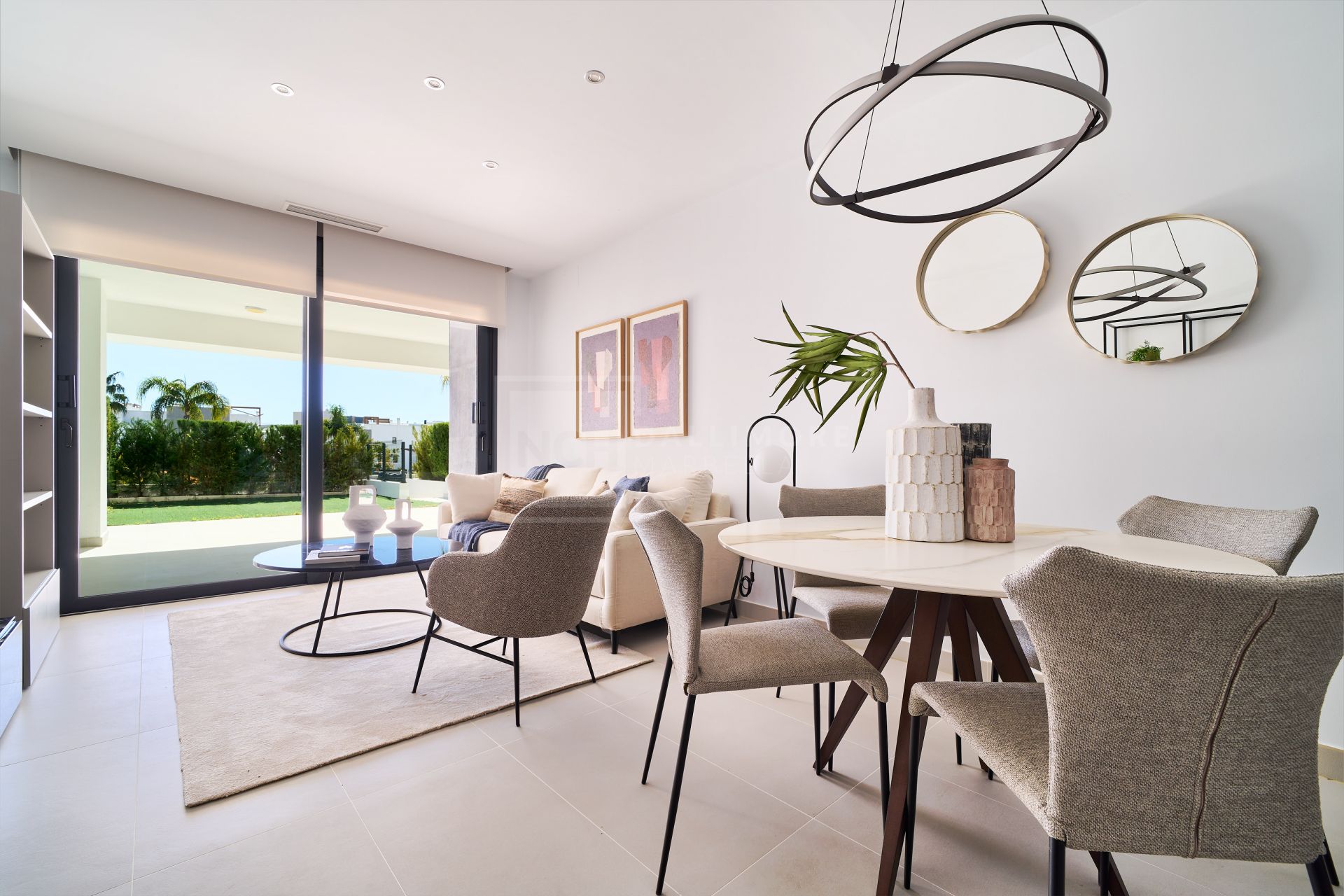 MODERN APARTMENT ON THE NEW GOLDEN MILE