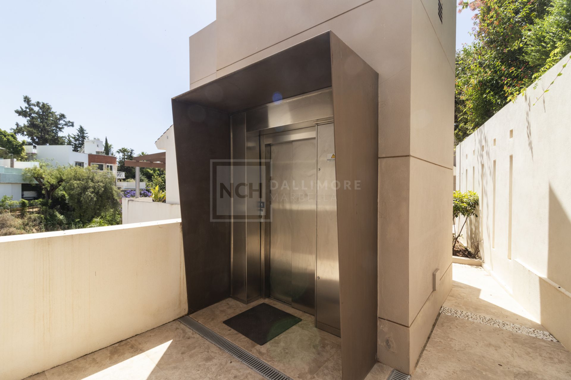 MODERN HOUSE IN THE CENTRE OF MARBELLA