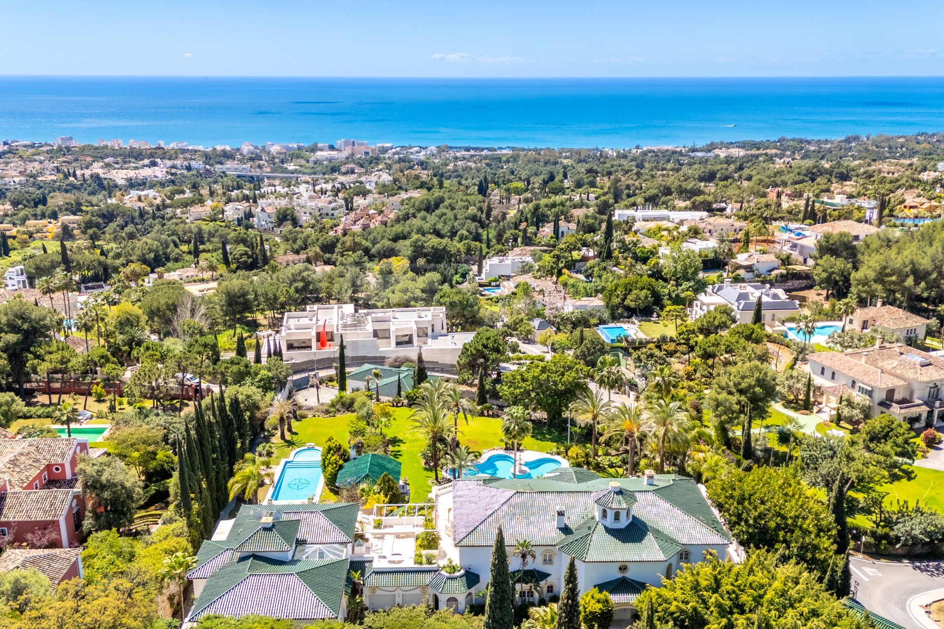 UNIQUE ESTATE WITH 3 PROPERTIES AND AMAZING SEA VIEWS
