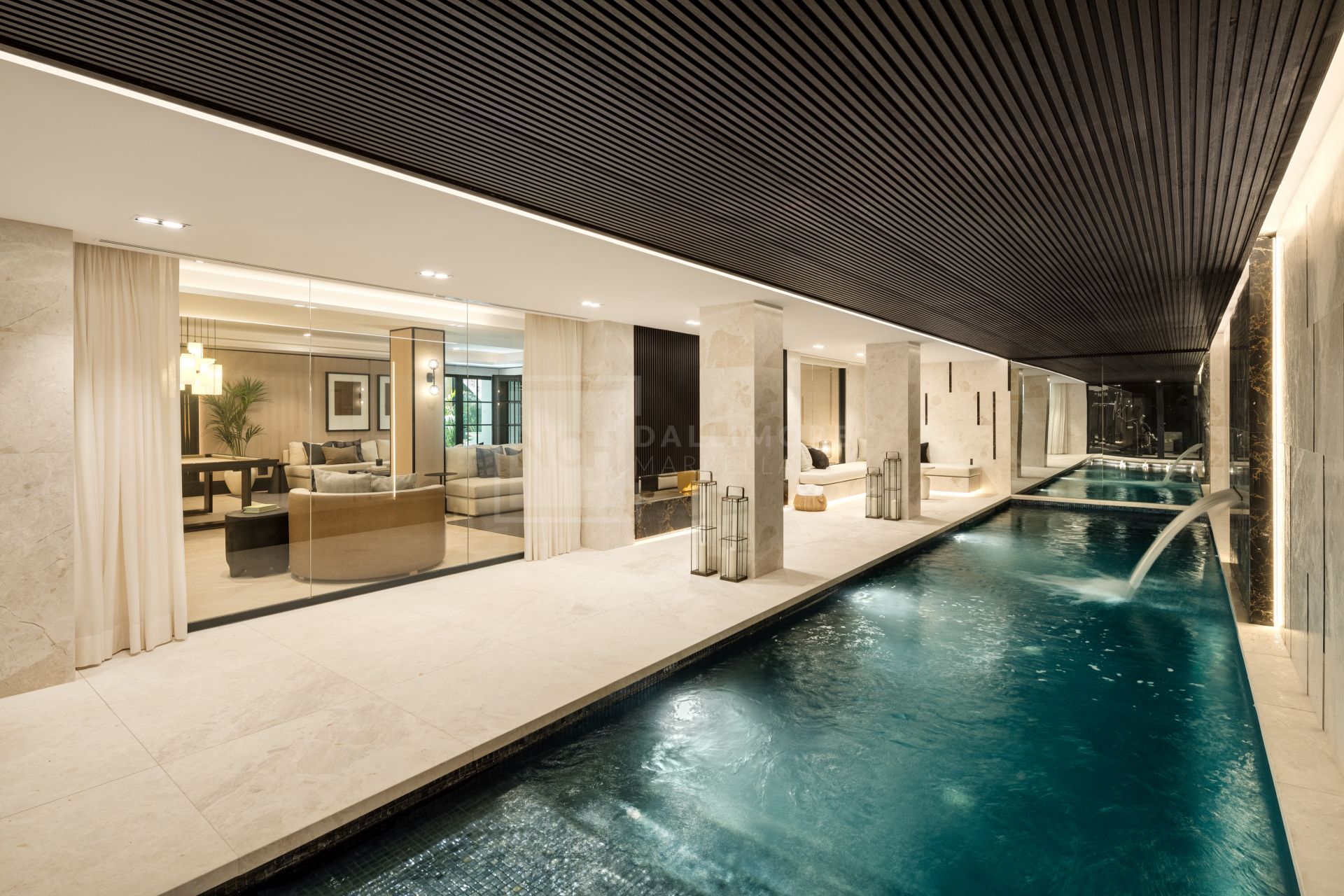 VILLA DE LUJO DE 7 DORMITORIOS CON SPA, CINE Y VISTAS AL GOLF EN EL ENCLAVE MÁS EXCLUSIVO DE MARBELLA