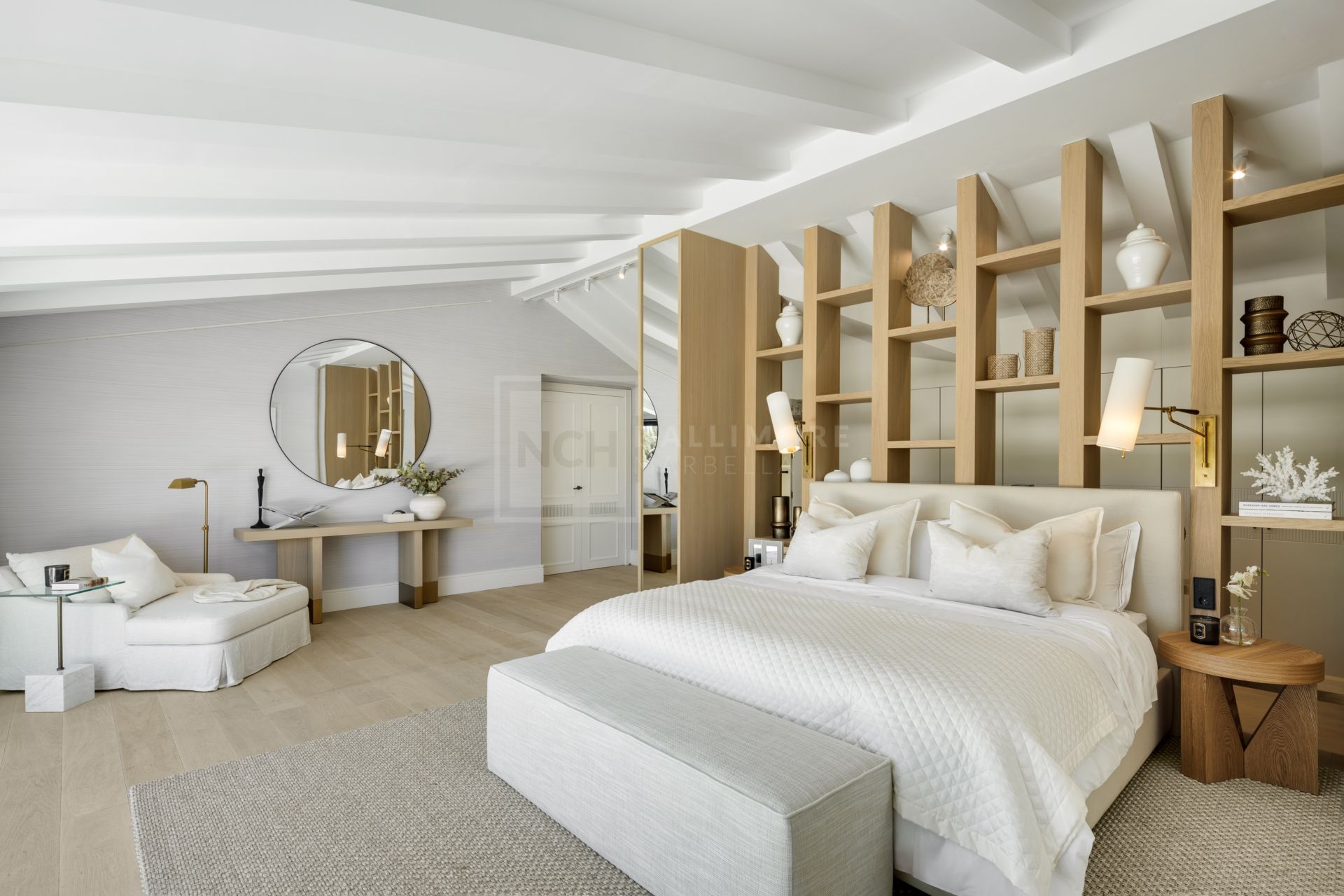 VILLA DE LUJO DE 7 DORMITORIOS CON SPA, CINE Y VISTAS AL GOLF EN EL ENCLAVE MÁS EXCLUSIVO DE MARBELLA