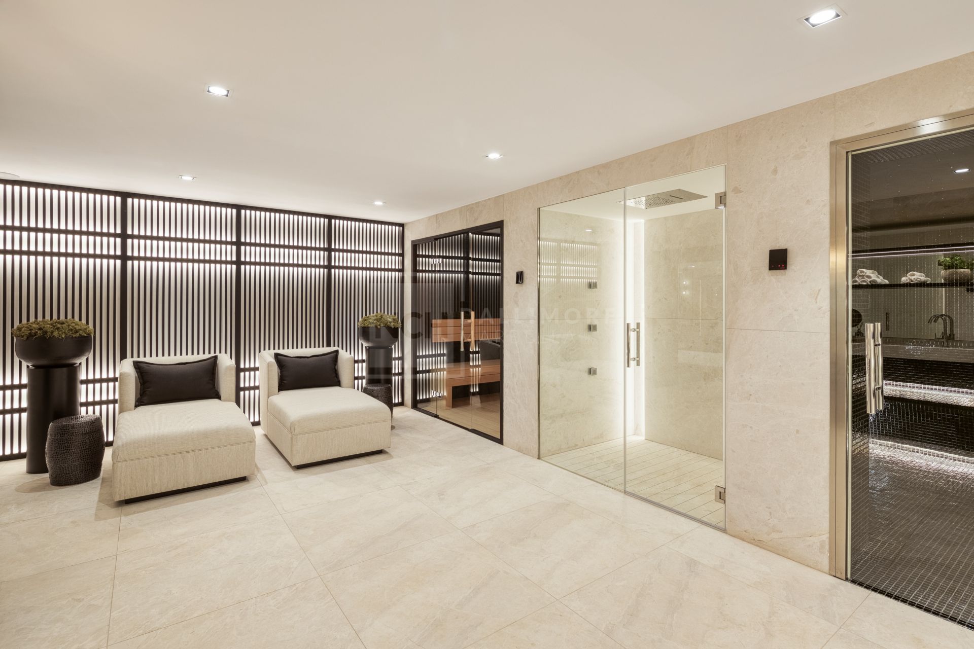 VILLA DE LUJO DE 7 DORMITORIOS CON SPA, CINE Y VISTAS AL GOLF EN EL ENCLAVE MÁS EXCLUSIVO DE MARBELLA