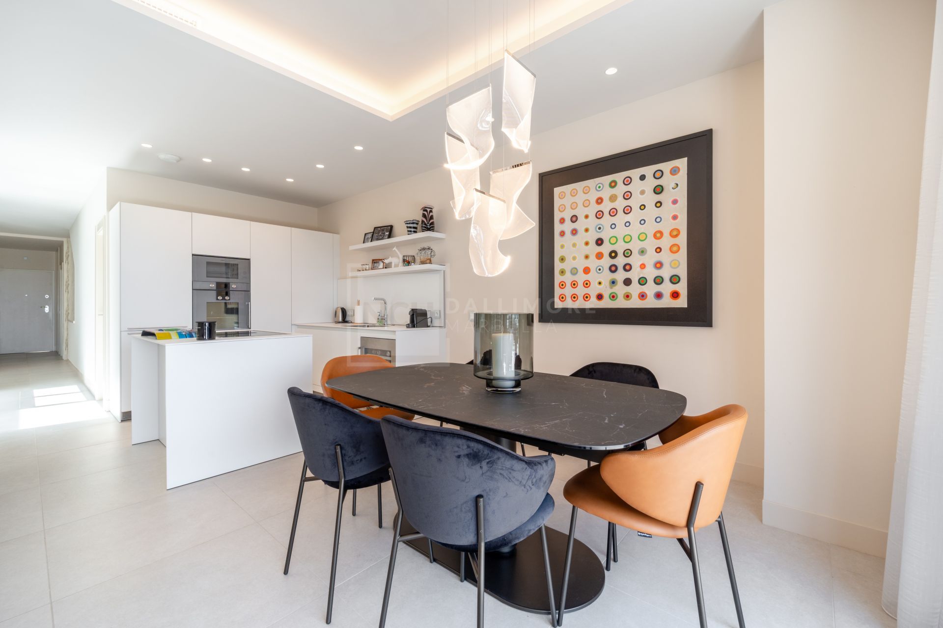 FRONT LINE BEACH HOME LOCATED IN ESTEPONA EAST