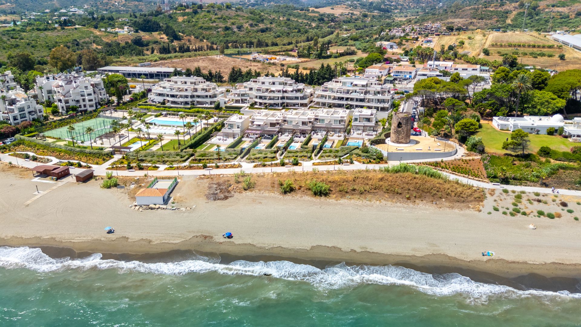 FRONT LINE BEACH HOME LOCATED IN ESTEPONA EAST