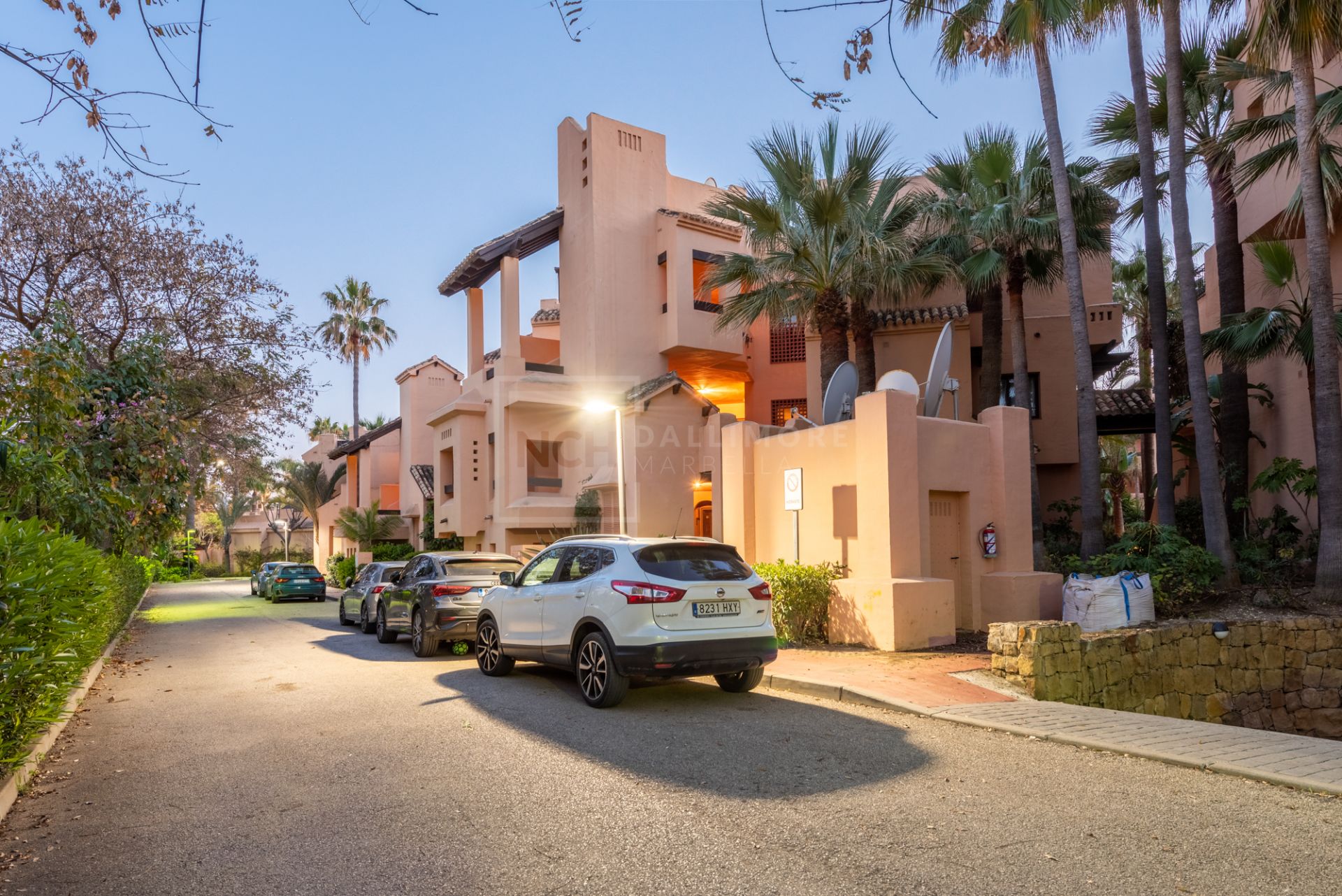 BEACH SIDE PENTHOUSE IN SAN PEDRO DE ALCANTARA