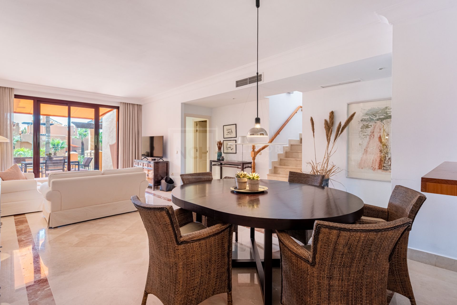 BEACH SIDE PENTHOUSE IN SAN PEDRO DE ALCANTARA