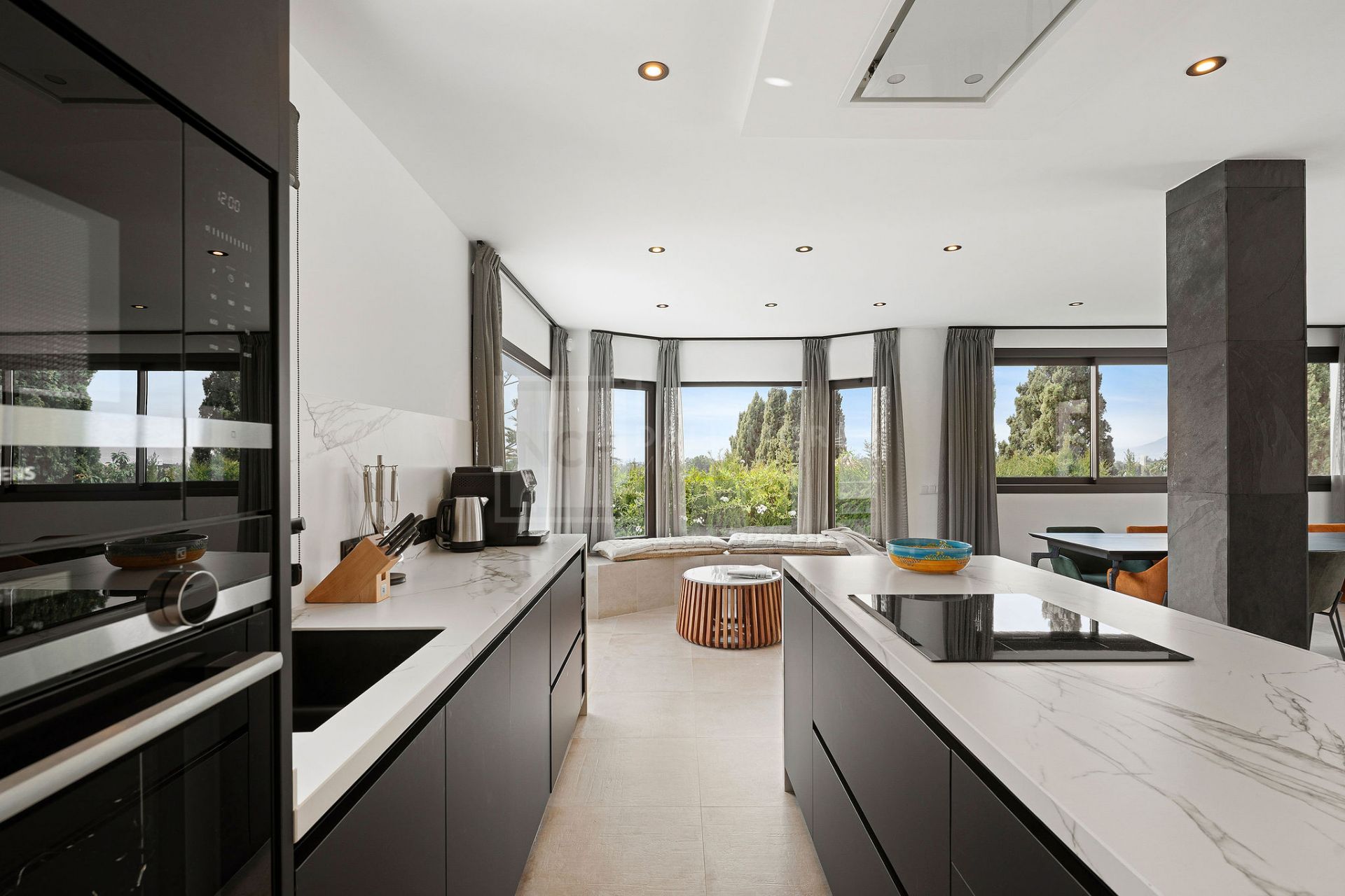 SERENE 4-BEDROOM VILLA WITH SEA VIEWS AND PRIVATE POOL IN MARBELLA EAST