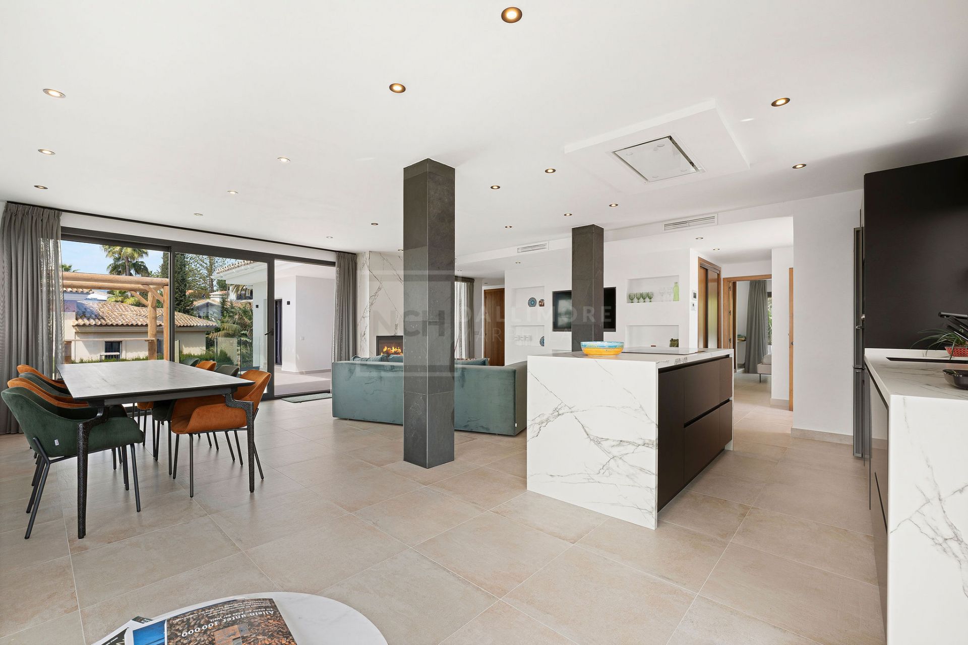 SERENE 4-BEDROOM VILLA WITH SEA VIEWS AND PRIVATE POOL IN MARBELLA EAST