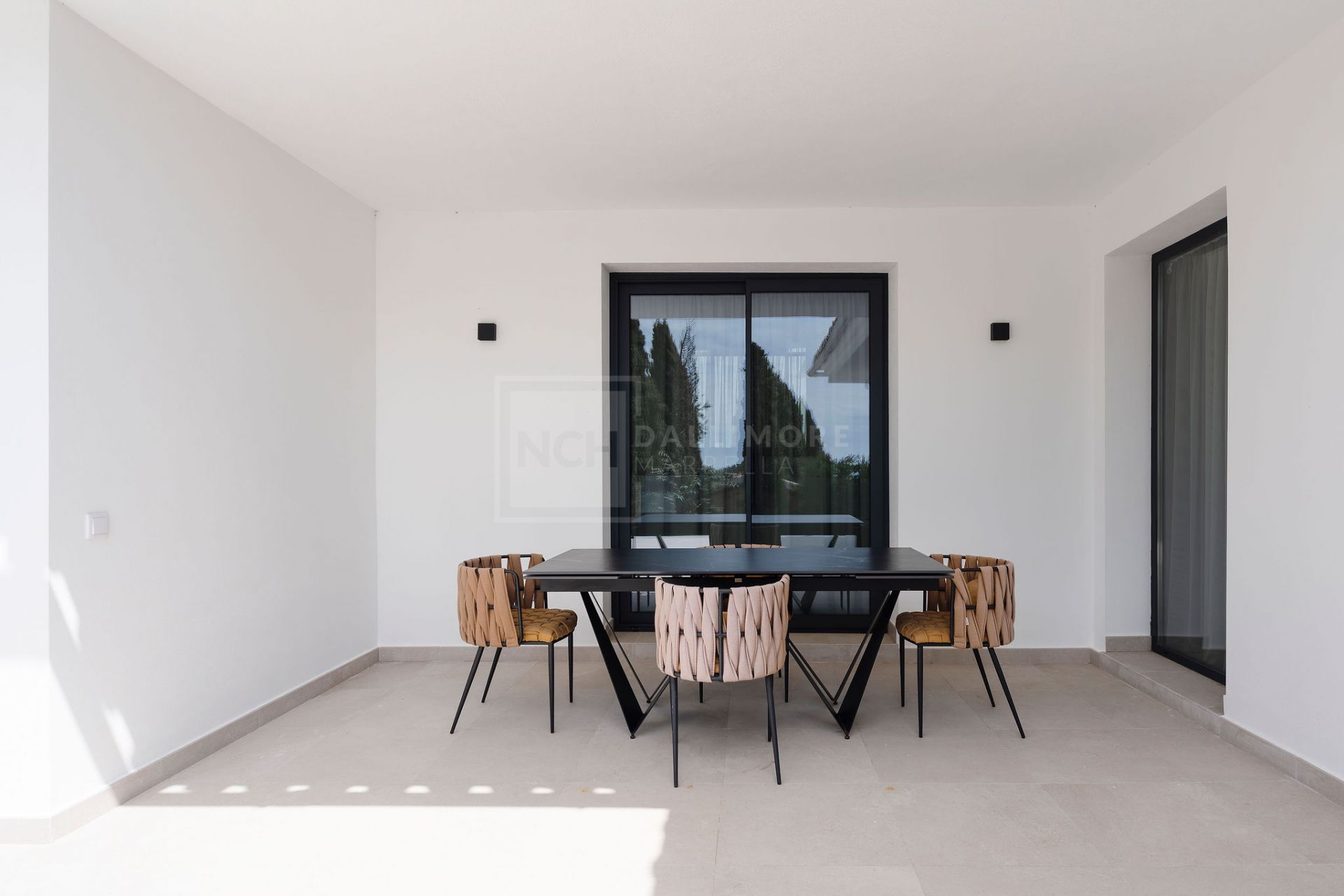 SERENE 4-BEDROOM VILLA WITH SEA VIEWS AND PRIVATE POOL IN MARBELLA EAST