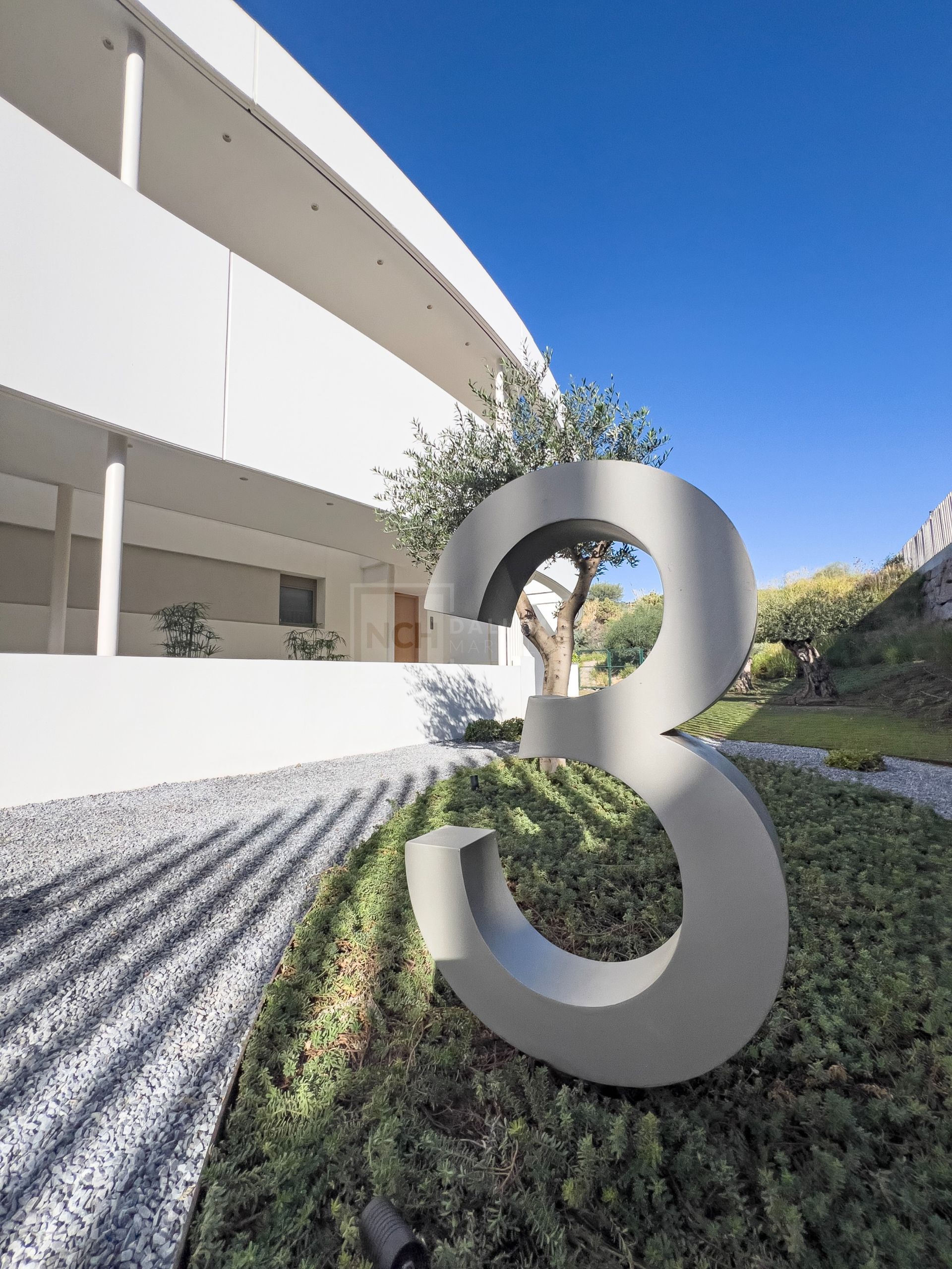 BRAND-NEW DUPLEX PENTHOUSE LOCATED IN THE VIEW, LA QUINTA