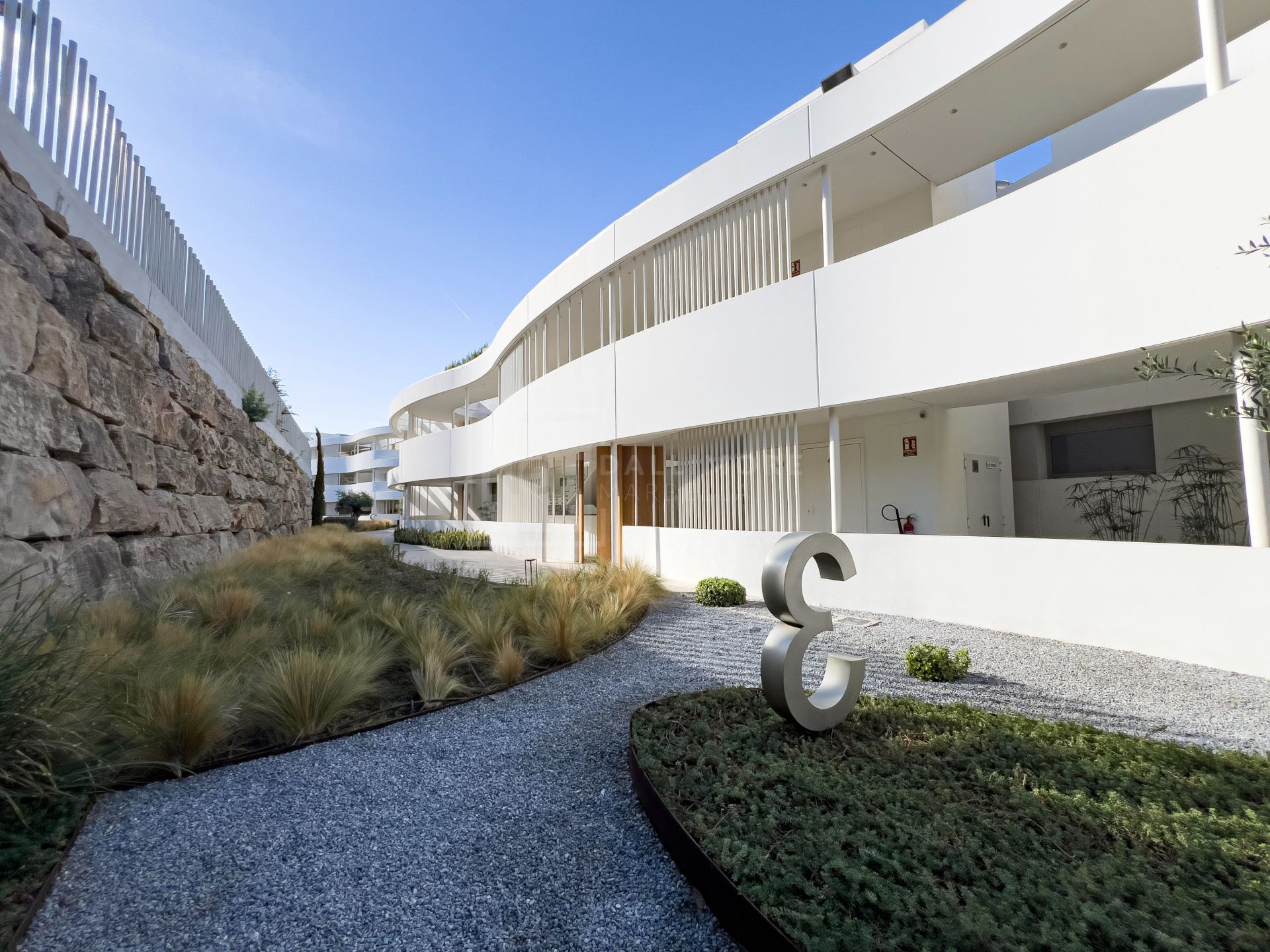 BRAND-NEW DUPLEX PENTHOUSE LOCATED IN THE VIEW, LA QUINTA
